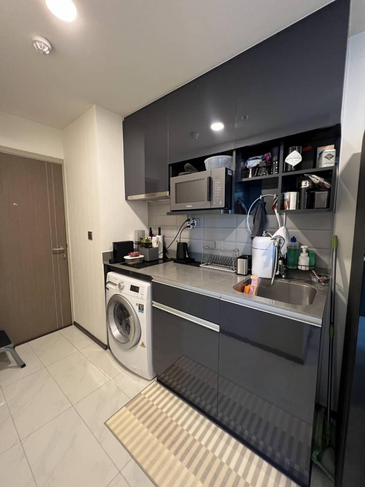 ขายคอนโดราชเทวี พญาไท : 07/03/2026, รวมค่าโอนคอนโดหรู 2 ห้องนอน ใจกลางราชเทวี ใกล้ BTS เพียง 390 ม. 
วิวสวย Sky Pool 360° พร้อมสิ่งอำนวยความสะดวกครบครัน!