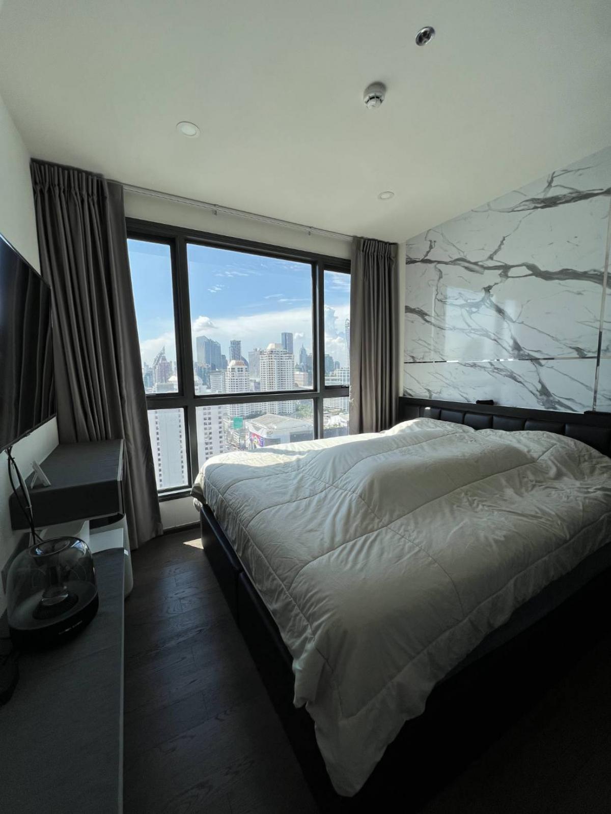 ขายคอนโดราชเทวี พญาไท : 07/03/2026, รวมค่าโอนคอนโดหรู 2 ห้องนอน ใจกลางราชเทวี ใกล้ BTS เพียง 390 ม. 
วิวสวย Sky Pool 360° พร้อมสิ่งอำนวยความสะดวกครบครัน!