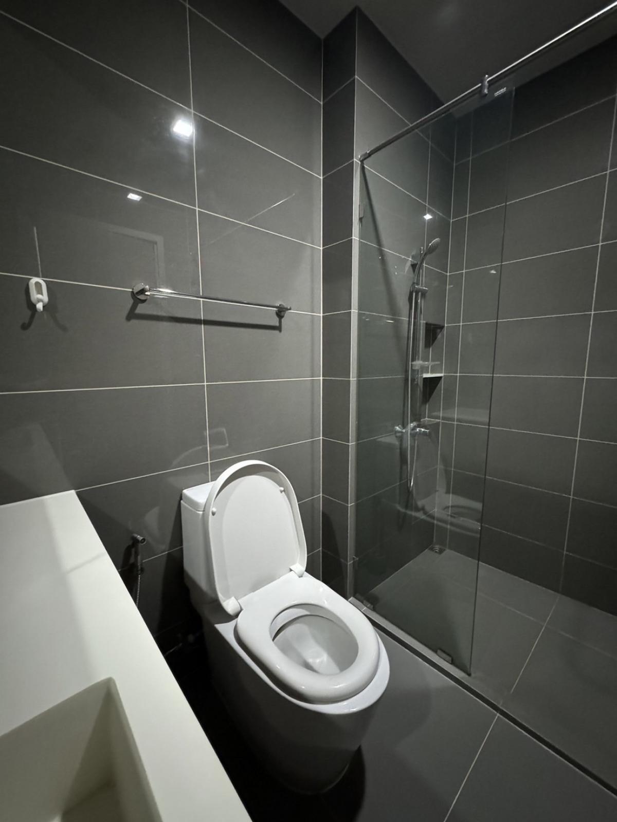 For SaleCondoSapankwai,Jatujak : 07/03/2026, In the heart of Chatuchak! 2-bedroom condo for 7 million, close to BTS/MRT, convenient for all travel needs. M Jatujak, fully furnished, with many luxurious amenities!