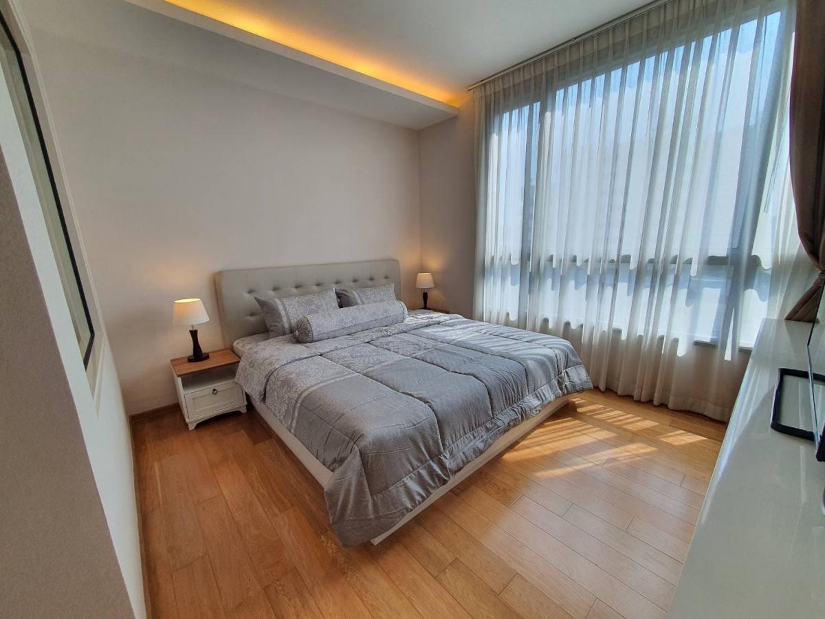 For RentCondoSukhumvit, Asoke, Thonglor : Beautiful room, 2 bedrooms, 2 bathrooms in the heart of Phrom Phong. Rent for only 55,000 THB/month at H Sukhumvit 43!