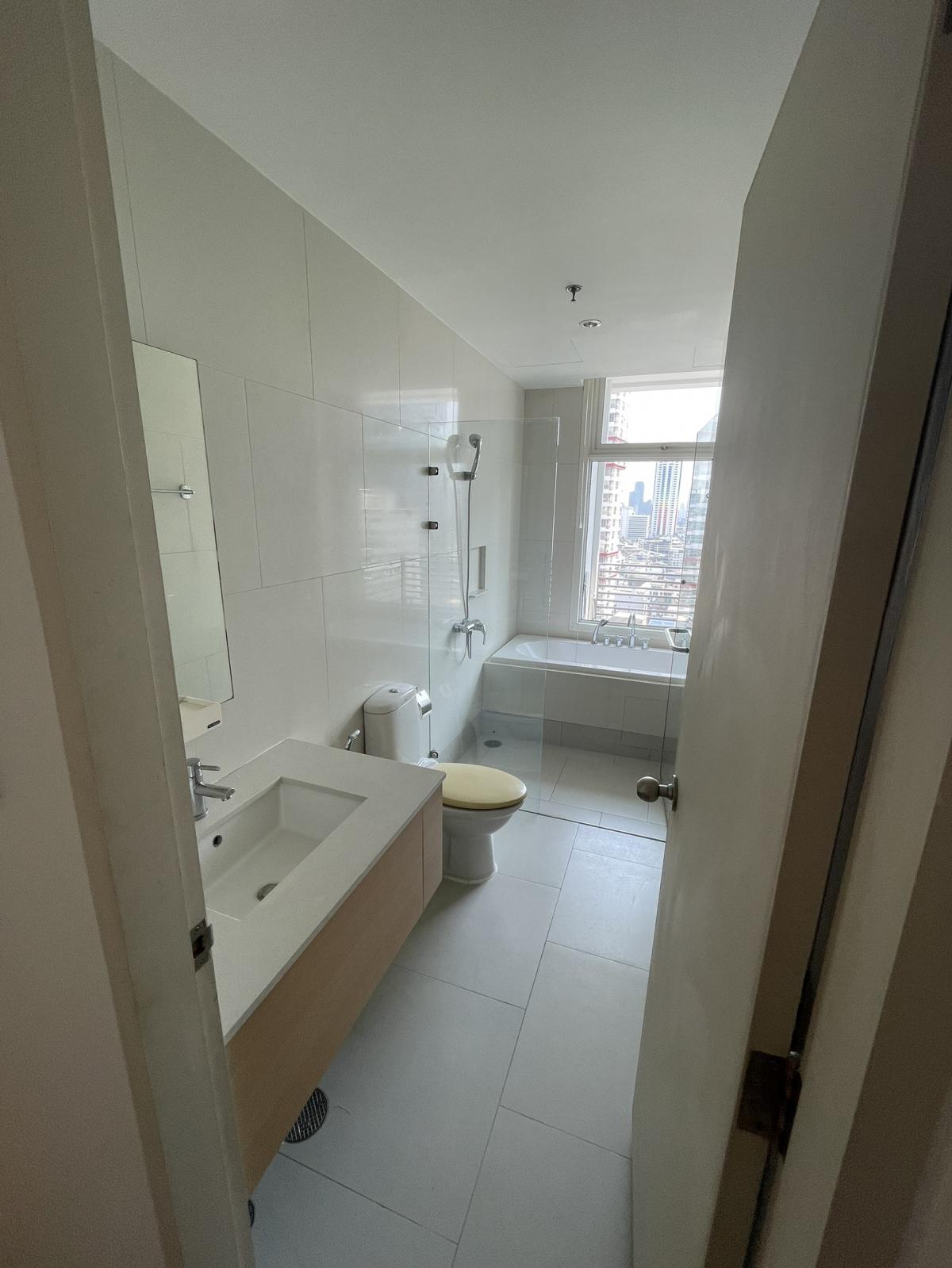 ให้เช่าคอนโดราชเทวี พญาไท : 07/03/2026, เช่าคอนโด Villa Rachatewi 1 ห้องนอน 55 ตรม. ใกล้ BTS ราชเทวี เพียง 22,000 บาท/เดือน! 
สิ่งอำนวยความสะดวกครบครัน สระว่ายน้ำ ฟิตเนส พร้อมระบบรักษาความปลอดภัย 24 ชม.