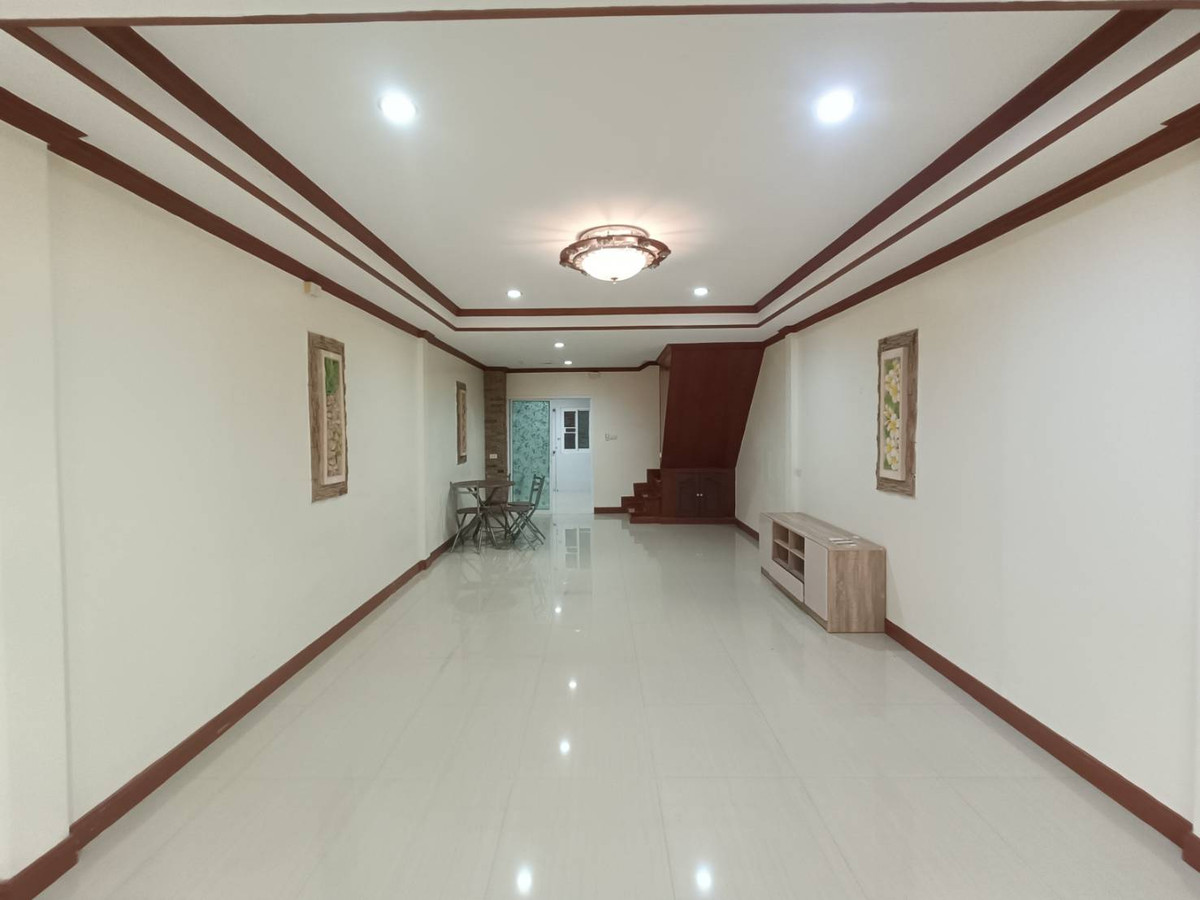 For RentTownhomeLadprao101, Happy Land, The Mall Bang Kapi : Beautiful 2-story house for rent, Sena Villa 84 Village, Happyland