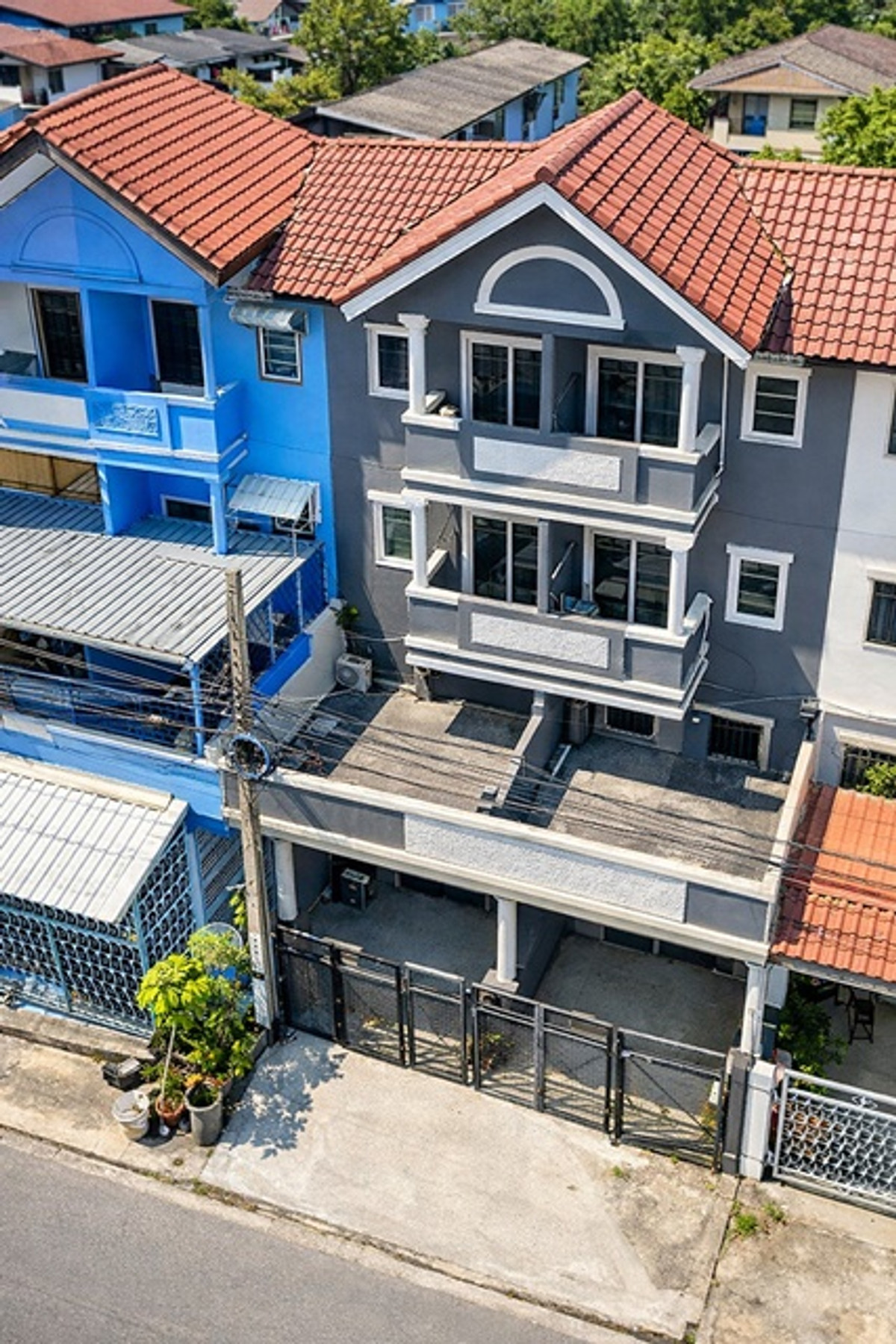 For RentTownhomeRathburana, Suksawat : PrachaUthit70-76 Townhouse for rent 6bed 4bath 4-storey 18sq.wa. 280sq.m. Lotus PrachaUthit 900m. Ne