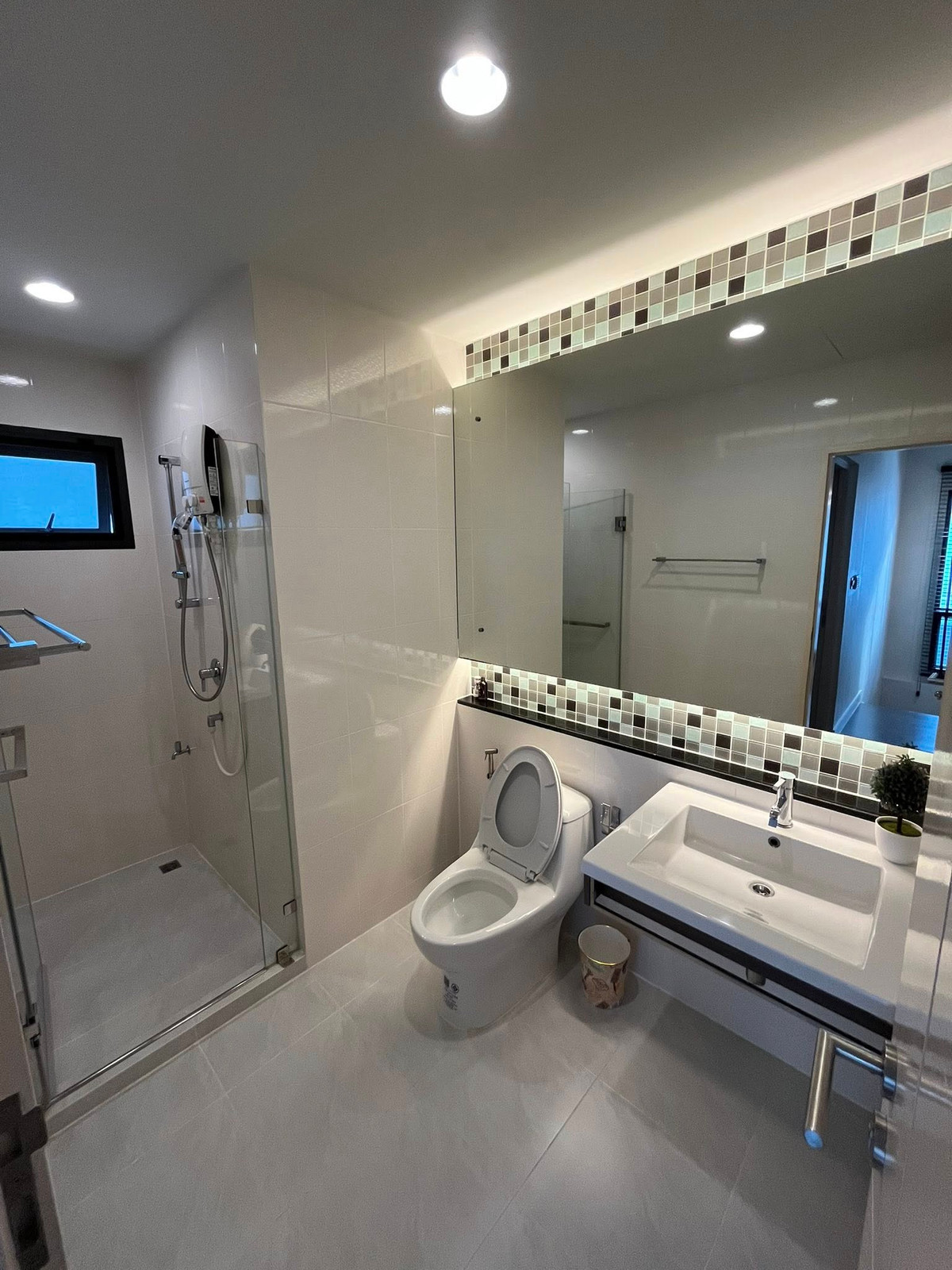 For RentHousePattanakan, Srinakarin : For rent Setthasiri Krungthep Kreetha