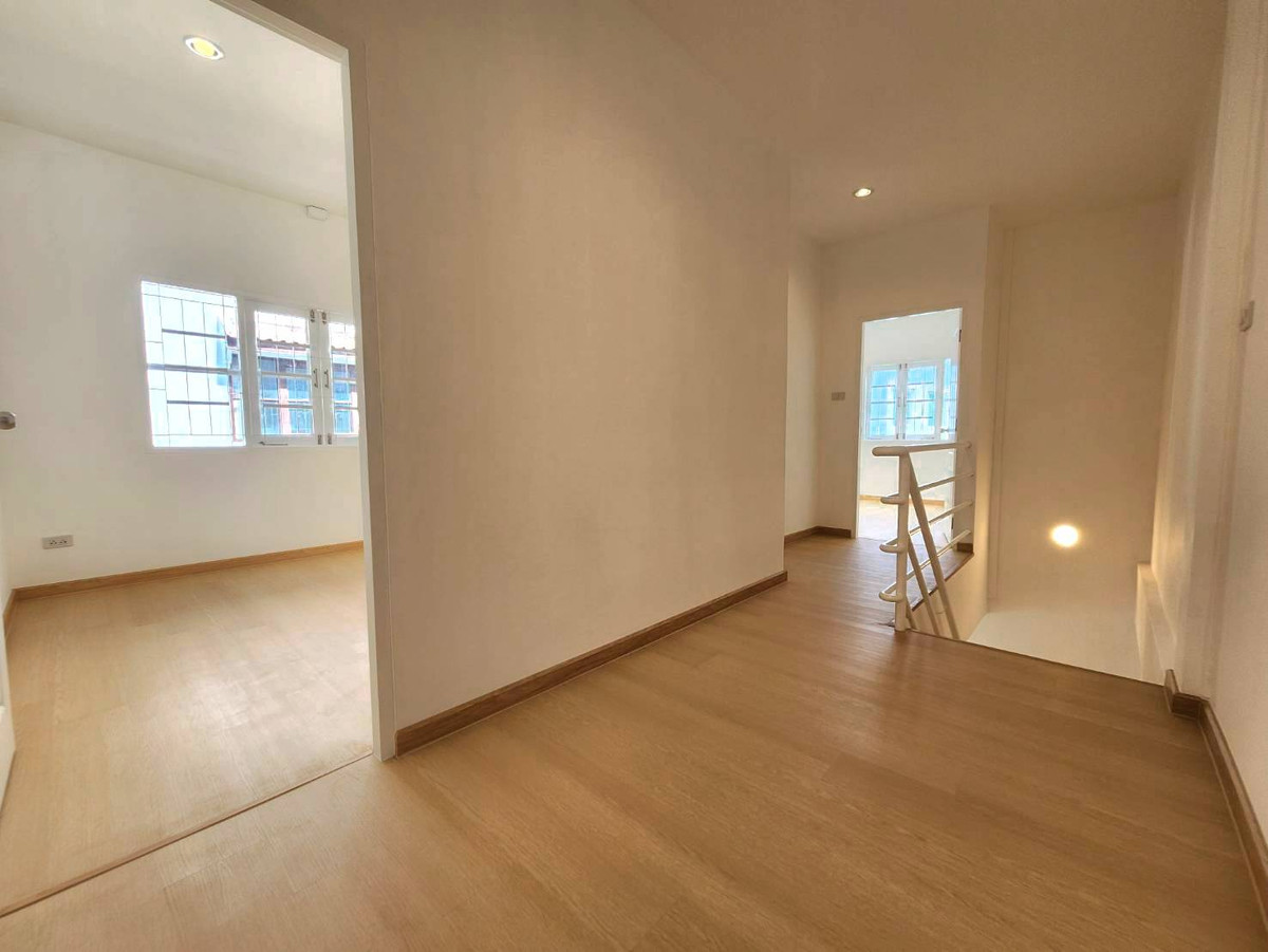 ขายนนทบุรี บางใหญ่ บางบัวทอง : 95742 - ขายบ้านแฝด ม.ศุธาวัลย์ ติดถนนใหญ่ ตรงข้ามวัดสวนแก้ว อ.บางใหญ่ จ.นนทบุรี