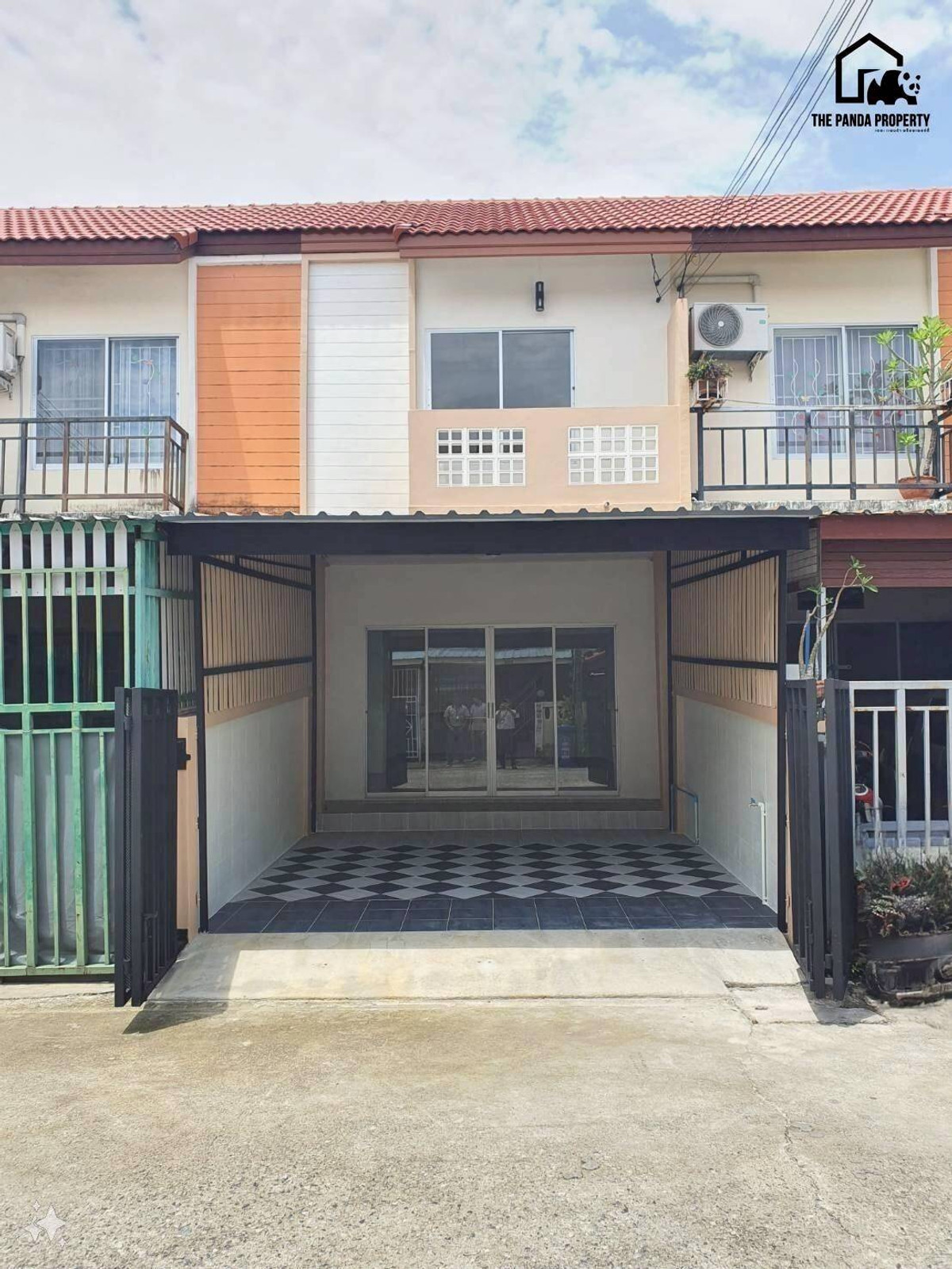 ขายทาวน์โฮมสมุทรปราการ สำโรง : หมู่บ้านชายคลอง