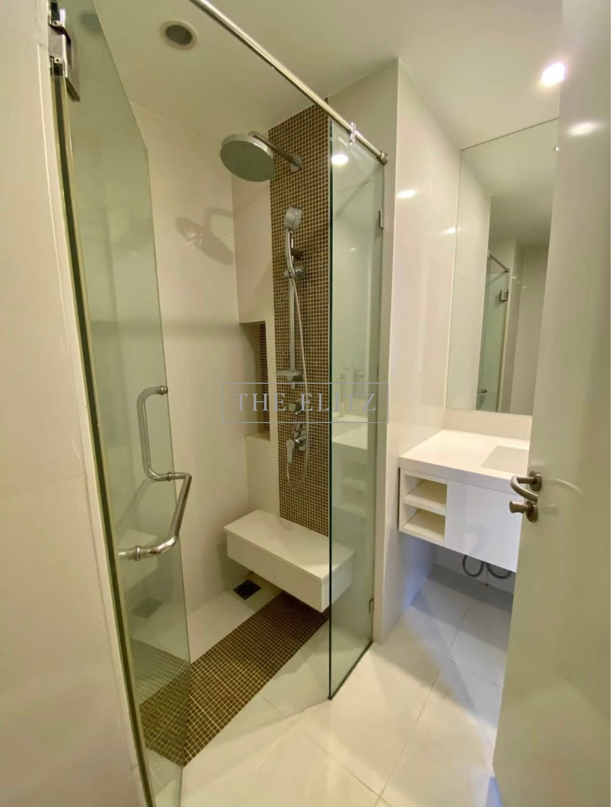 ให้เช่าคอนโดสาทร นราธิวาส : ✨ Privacy at its best Collezio Sathorn-Pipat คอนโด Low-rise ยูนิตน้อย เป็นส่วนตัวที่สุดในซอยพิพัฒน์ 🎉