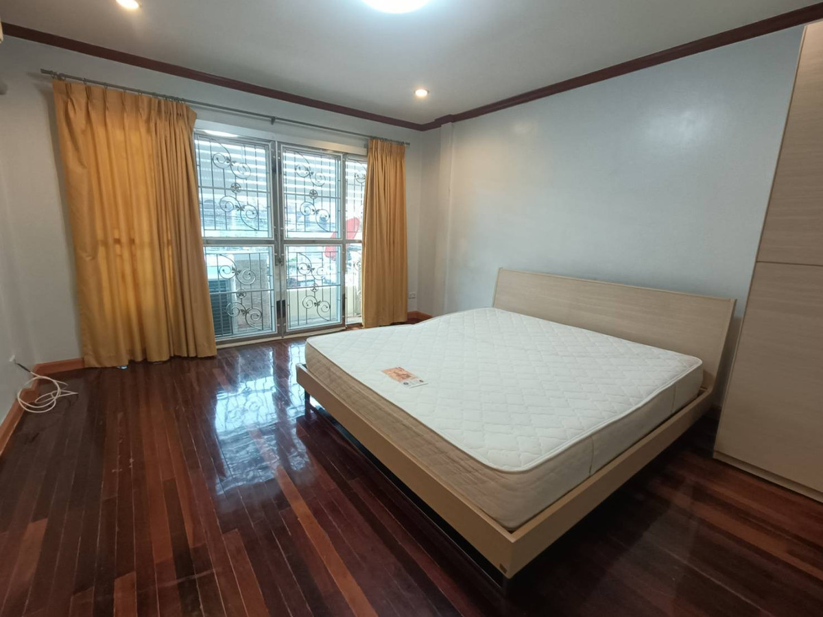 For RentTownhomeLadprao101, Happy Land, The Mall Bang Kapi : Beautiful 2-story house for rent, Sena Villa 84 Village, Happyland