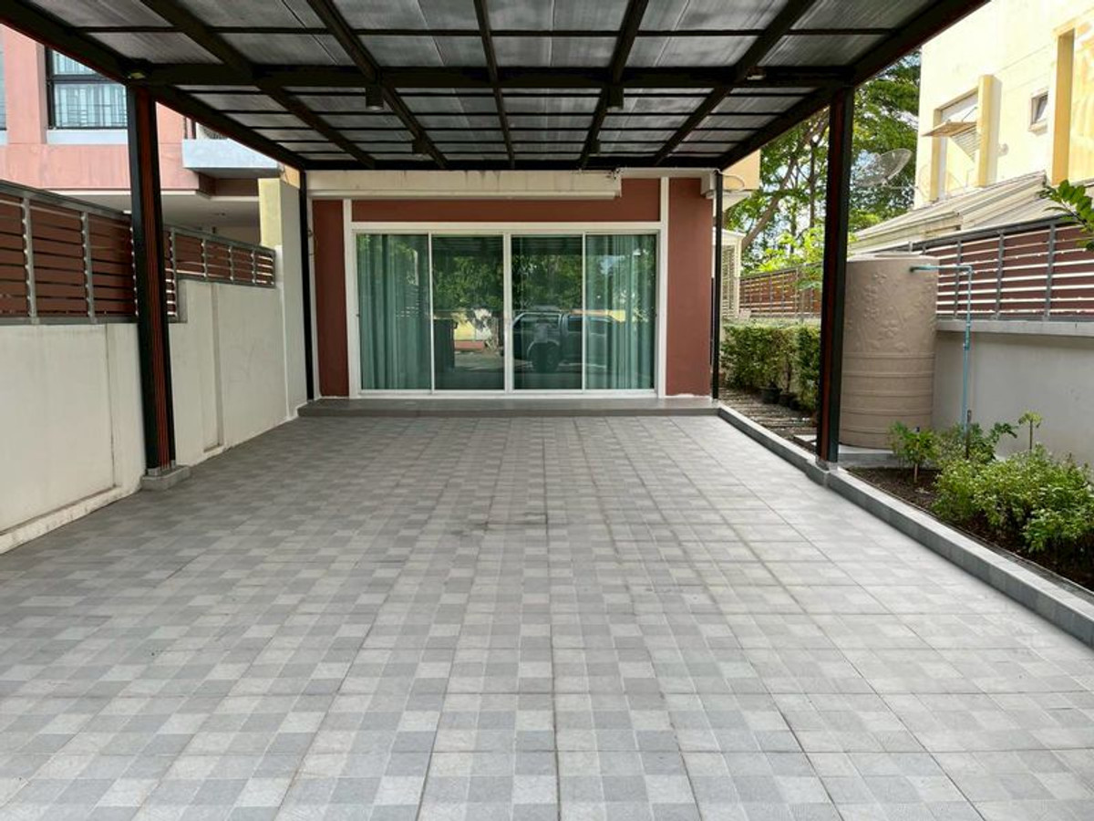 For SaleTownhomePathum Thani,Rangsit, Thammasat : 2-story townhome for sale, corner unit, I-Design, Lam Luk Ka, Khlong 3, area 42.6 sq m, 3 bedrooms, 4 parking spaces, near BTS Khu Khot, Lam Luk Ka, Pathum Thani.