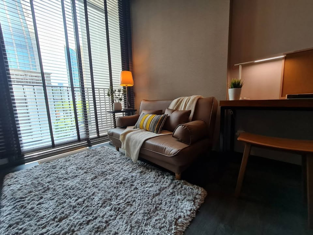 For RentCondoSukhumvit, Asoke, Thonglor : Condo for rent, Edge by Sansiri Sukumvit23, complete with furniture and electrical appliances. Ready to move in