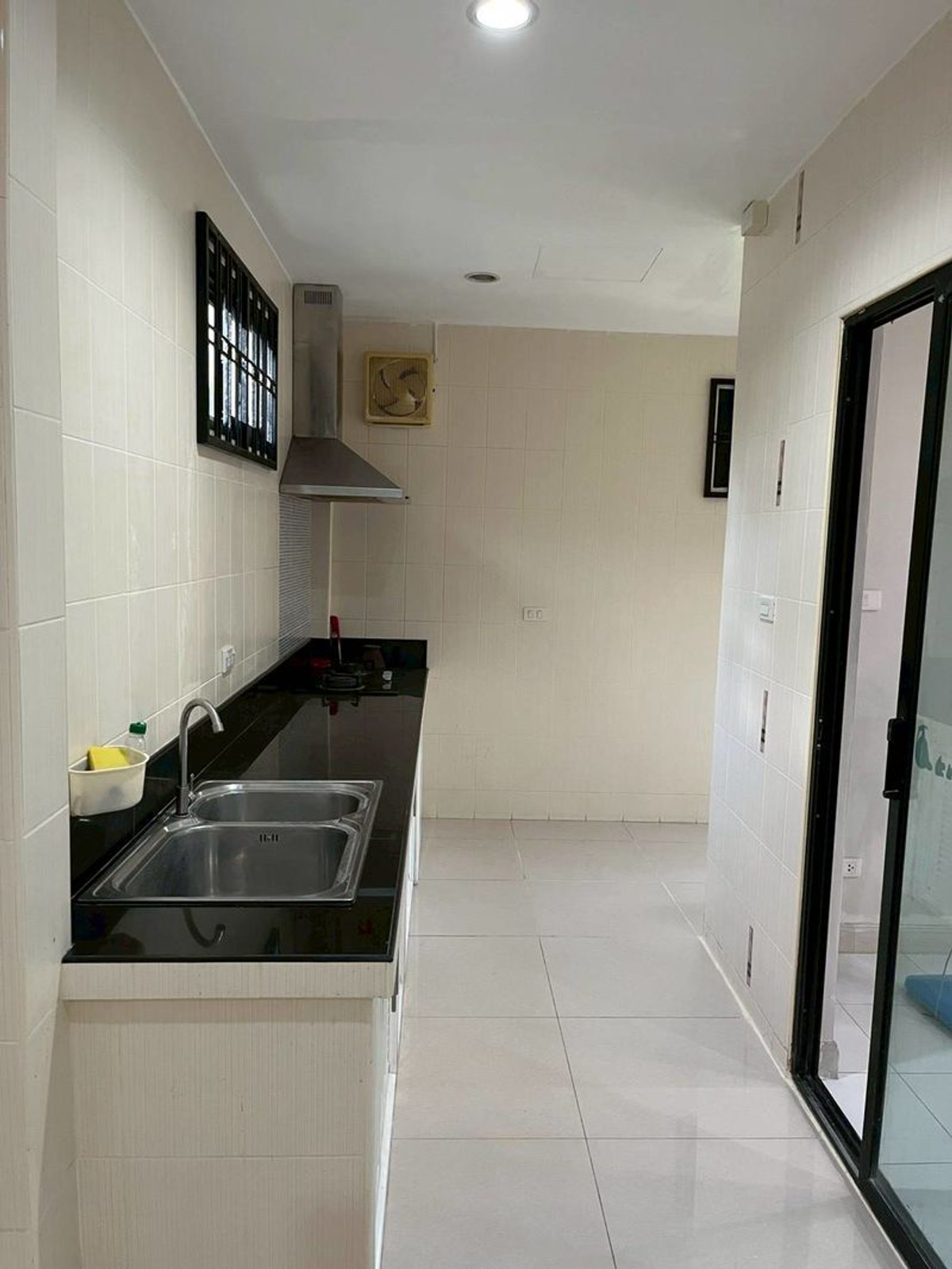 For SaleTownhomePathum Thani,Rangsit, Thammasat : 2-story townhome for sale, corner unit, I-Design, Lam Luk Ka, Khlong 3, area 42.6 sq m, 3 bedrooms, 4 parking spaces, near BTS Khu Khot, Lam Luk Ka, Pathum Thani.