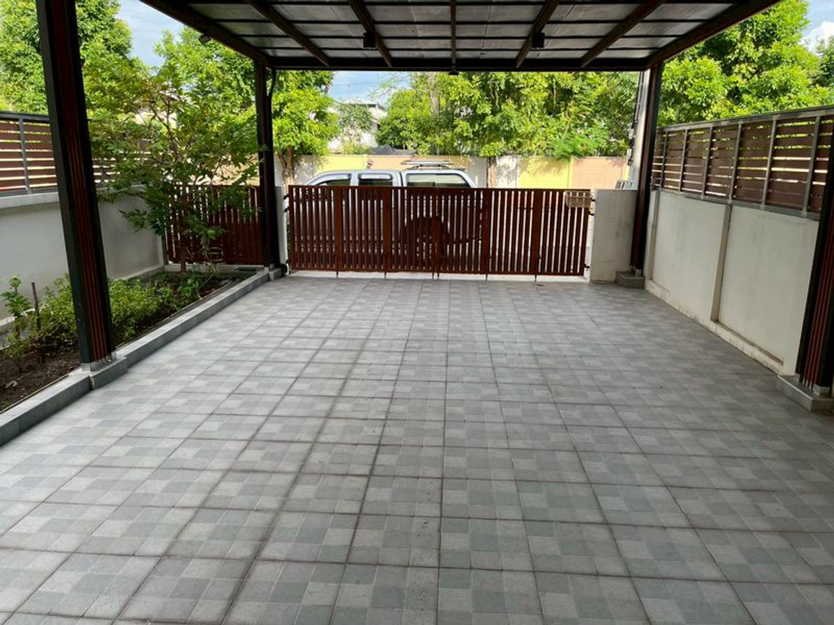 For SaleTownhomePathum Thani,Rangsit, Thammasat : 2-story townhome for sale, corner unit, I-Design, Lam Luk Ka, Khlong 3, area 42.6 sq m, 3 bedrooms, 4 parking spaces, near BTS Khu Khot, Lam Luk Ka, Pathum Thani.