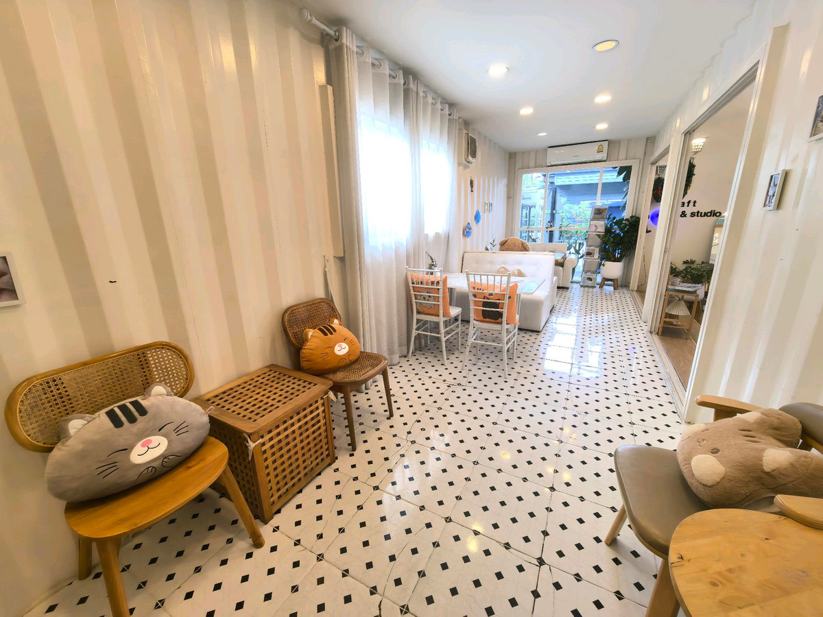 For RentRetail SpacePinklao, Charansanitwong : ✨ Shop space / cafe / restaurant / studio for rent 📐 230 sq m. | 2 floors, near Thonburi Fresh Market.
