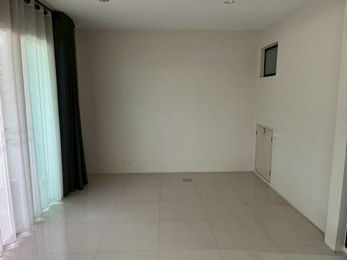 For SaleTownhomePathum Thani,Rangsit, Thammasat : 2-story townhome for sale, corner unit, I-Design, Lam Luk Ka, Khlong 3, area 42.6 sq m, 3 bedrooms, 4 parking spaces, near BTS Khu Khot, Lam Luk Ka, Pathum Thani.