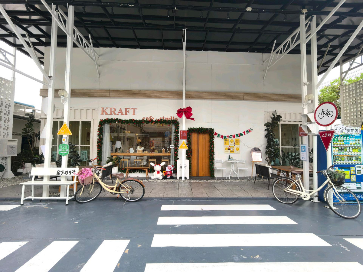 For RentRetail SpacePinklao, Charansanitwong : ✨ Shop space / cafe / restaurant / studio for rent 📐 230 sq m. | 2 floors, near Thonburi Fresh Market.