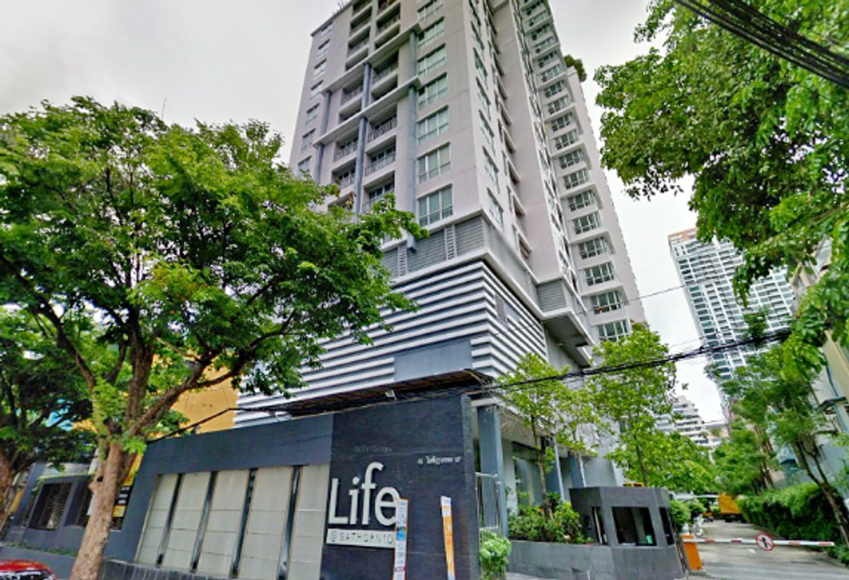 For SaleCondoSathorn, Narathiwat : ✨ For Sale: Life @ Sathorn 10 Condo ✨ 💰 Only 4,600,000 THB, cheapest price in the building. There is a real room, ready to make an appointment to see. Happy to serve you. If interested, contact Mr. James Mar.