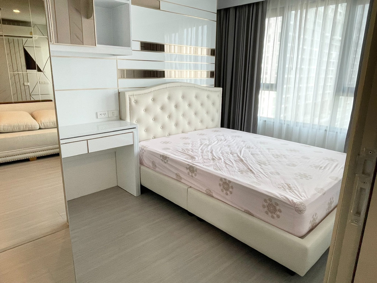 For RentCondoLadprao, Central Ladprao : RC022126 Condo 2 bed for rent at Life Ladprao next to BTS Ha Yaek Lat Phrao.