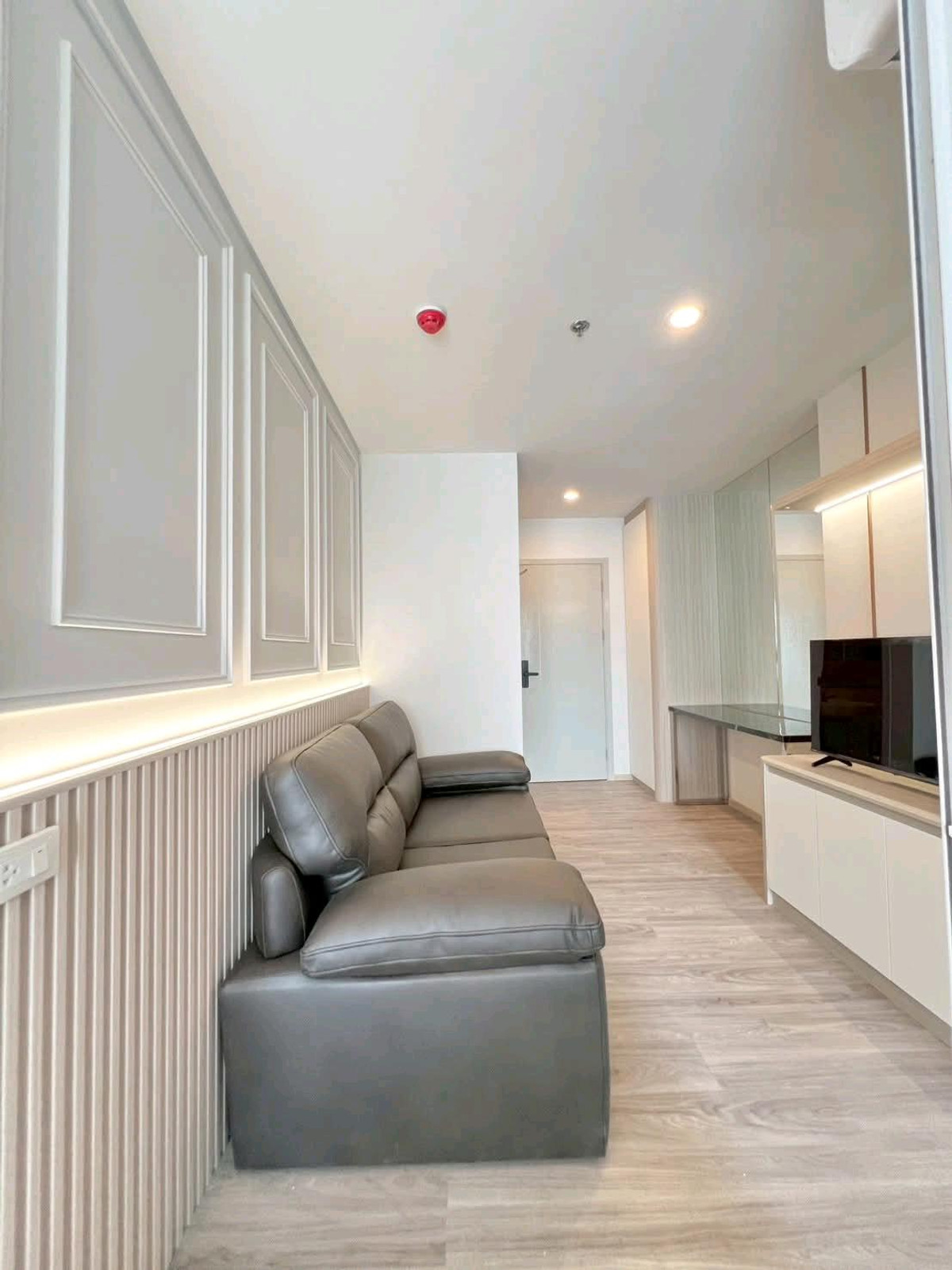 For RentCondoBangna, Bearing, Lasalle : Regent home bangna is near BTS Bangna.