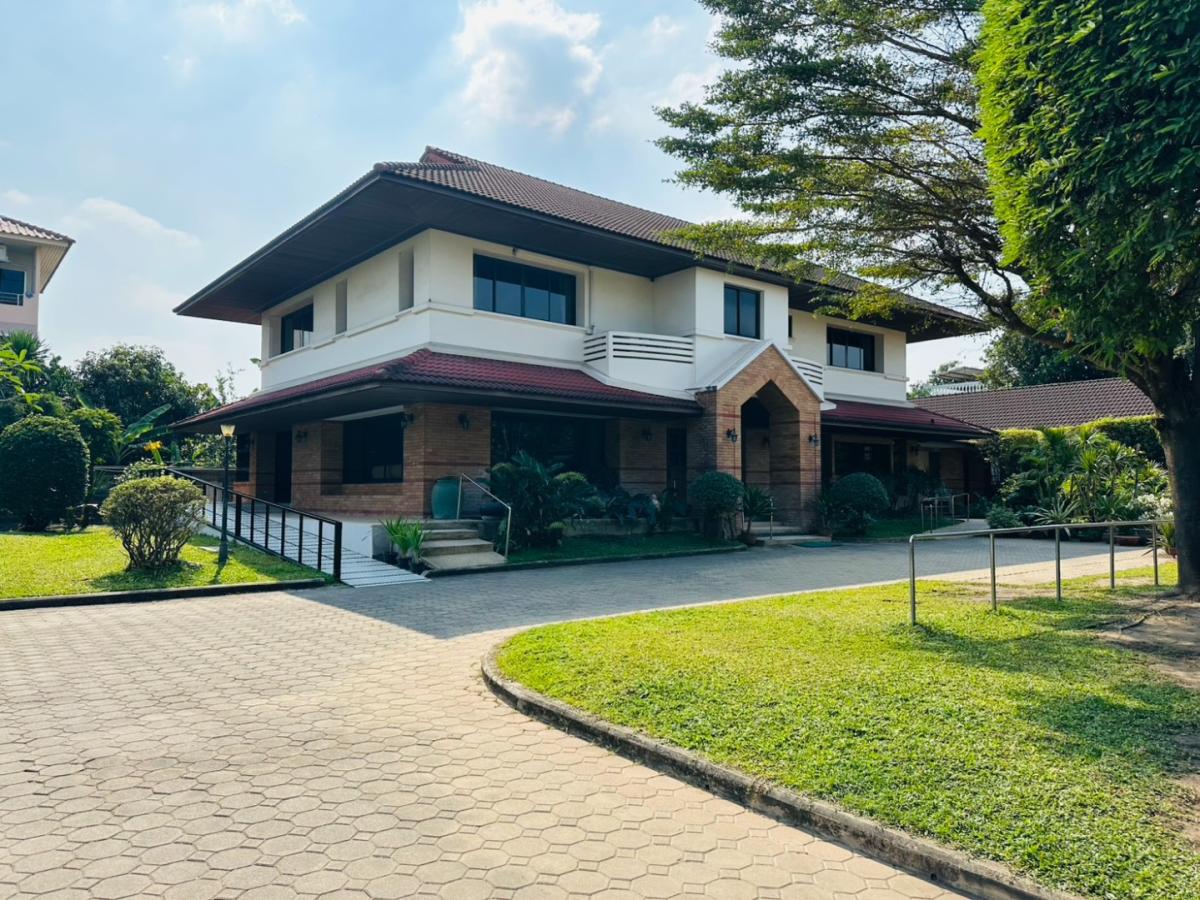 For SaleHousePattanakan, Srinakarin : 🔥Urgent Sale+🔥 Luxurious detached house in a prime location, Soi Bangkok Kreetha 8. Fully furnished and ready to move in.