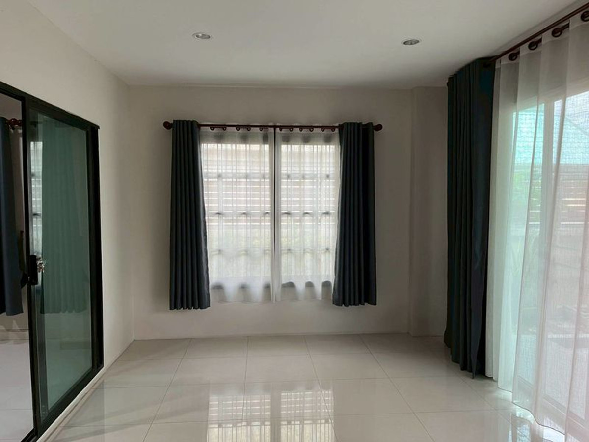 For SaleTownhomePathum Thani,Rangsit, Thammasat : 2-story townhome for sale, corner unit, I-Design, Lam Luk Ka, Khlong 3, area 42.6 sq m, 3 bedrooms, 4 parking spaces, near BTS Khu Khot, Lam Luk Ka, Pathum Thani.