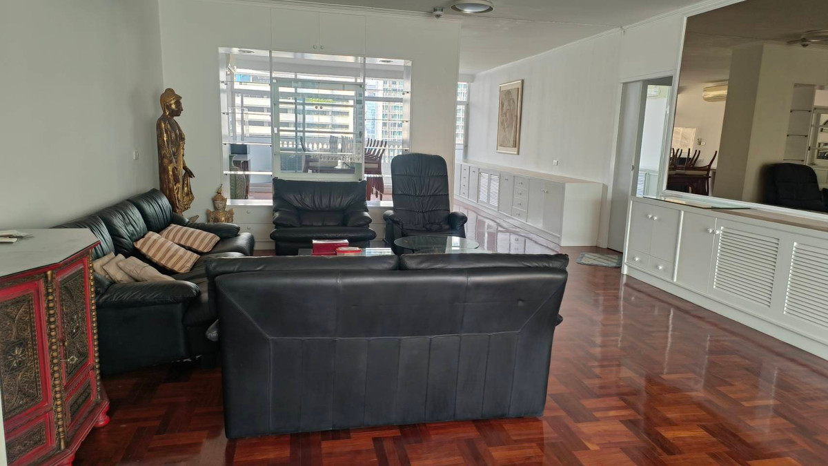 คอนโดสุขุมวิท อโศก ทองหล่อ : Grand VilleHouse2 for rent in Sukhumvit Soi 19, 4bedrooms 4bathrooms 276Sqm 75,000 per month for sale 21MB