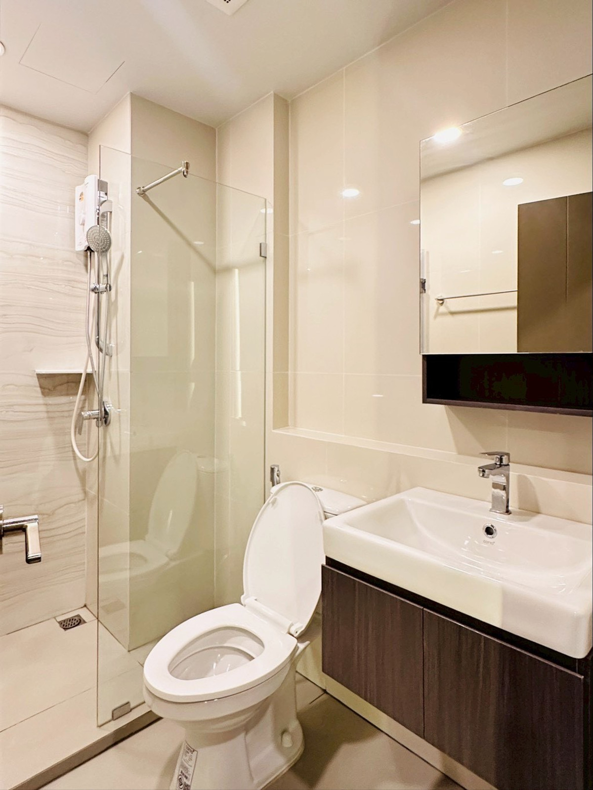 For RentCondoOnnut, Udomsuk : Condo for rent in Aspire Onnut Station (BTS Onnut) (SA-01)