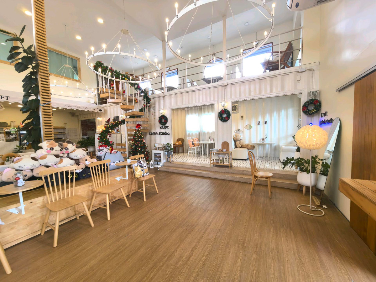 For RentRetail SpacePinklao, Charansanitwong : ✨ Shop space / cafe / restaurant / studio for rent 📐 230 sq m. | 2 floors, near Thonburi Fresh Market.