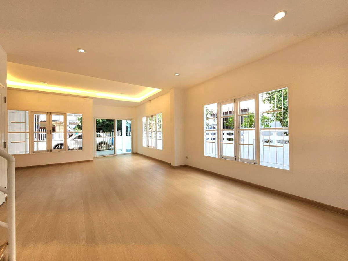 ขายนนทบุรี บางใหญ่ บางบัวทอง : 95742 - ขายบ้านแฝด ม.ศุธาวัลย์ ติดถนนใหญ่ ตรงข้ามวัดสวนแก้ว อ.บางใหญ่ จ.นนทบุรี