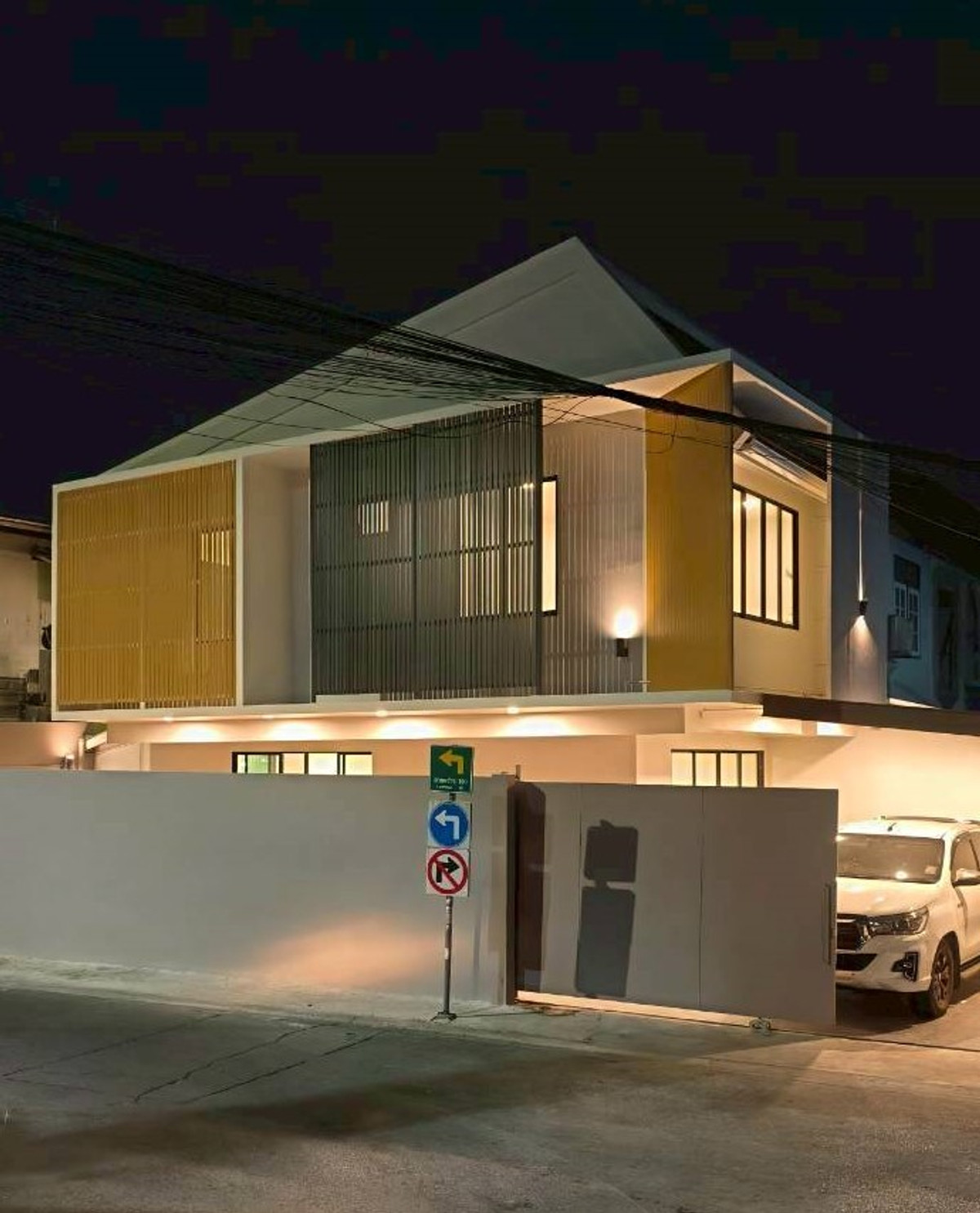 ขายทาวน์โฮมลาดพร้าว101 แฮปปี้แลนด์ : ขายบ้านทำเลดี  ลาดพร้าว101 แต่งใหม่ทั้งหลัง 