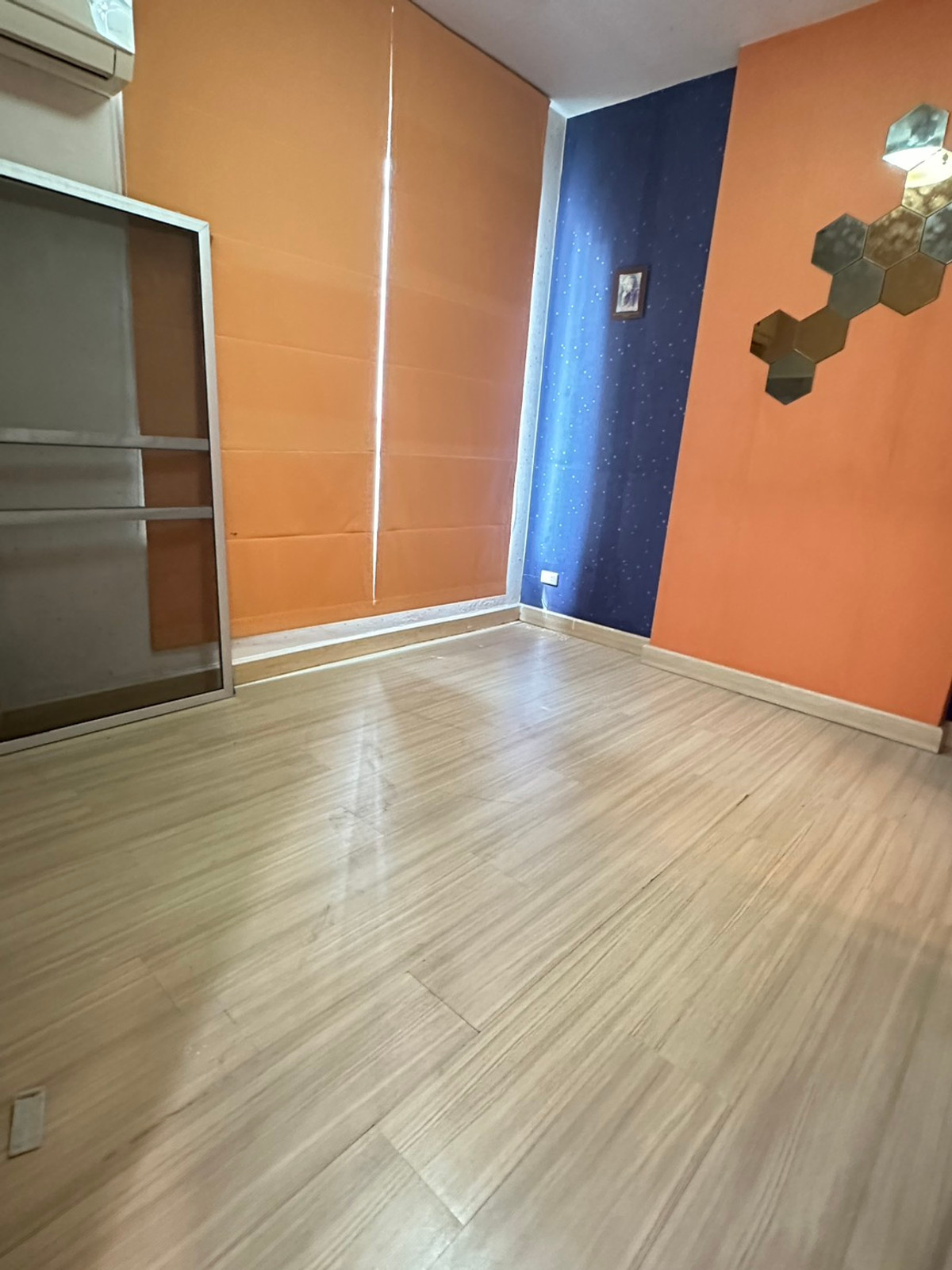 For SaleCondoPattanakan, Srinakarin : Selling at a price below cost!!  Large room 40 square meters, pool view