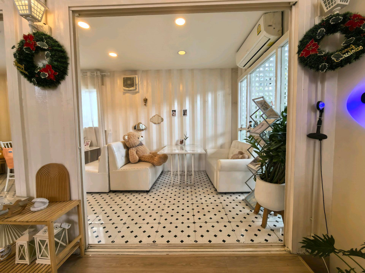 For RentRetail SpacePinklao, Charansanitwong : ✨ Shop space / cafe / restaurant / studio for rent 📐 230 sq m. | 2 floors, near Thonburi Fresh Market.