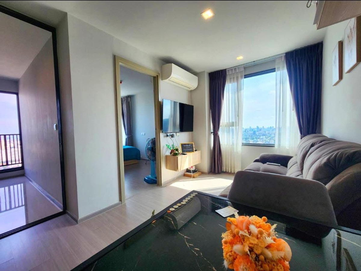 For RentCondoLadprao, Central Ladprao : RC022226 Condo 2 bed corner unit for rent at Life Ladprao next to BTS Ha Yaek Lat Phrao.