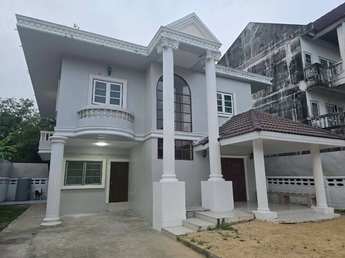 For RentHouseSeri Thai, Ramkhamhaeng Nida : 🏠 [FOR RENT] Spacious Single House at Ramkhamhaeng 68 | 400 sq.m. | Pet-Friendly | Near NIDA & MRT Yaek Lam Sali