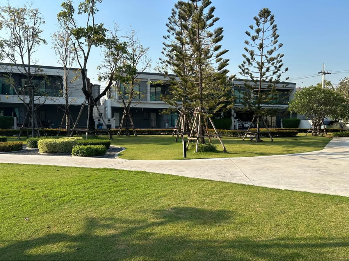 For RentHouseBangna, Bearing, Lasalle : For rent, detached house, garden front, clubhouse front 𝐂𝐄𝐍𝐓𝐑𝐎 𝐁𝐀𝐍𝐆𝐍𝐀