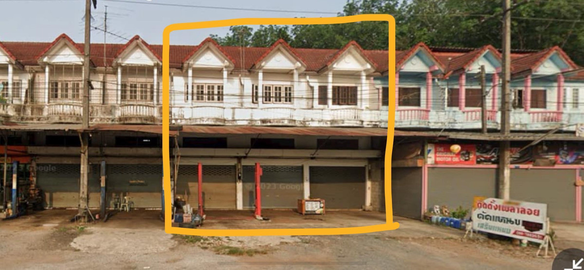 ขายอาคารพาณิชย์ระยอง : ขายอาคารพาณิชย์ ขนาด 16 ตรว. เป็นตึกแถว 2.5 ชั้น หน้ากว้างประมาณ 4*12 เมตร เป็นห้องโถง พื้นปูน ตำบลทางเกวียน อำเภอแกลง จังหวัดระยอง 21110 ราคา 1,990,000 บาท