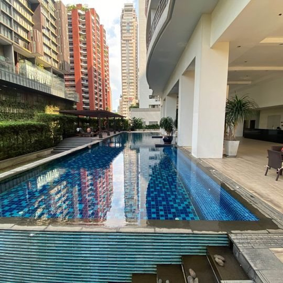 For RentCondoWitthayu, Chidlom, Langsuan, Ploenchit : RC021626 Condo for Rent/Sale at THE RAJDAMRI 80 meter from BTS Ratchadamri