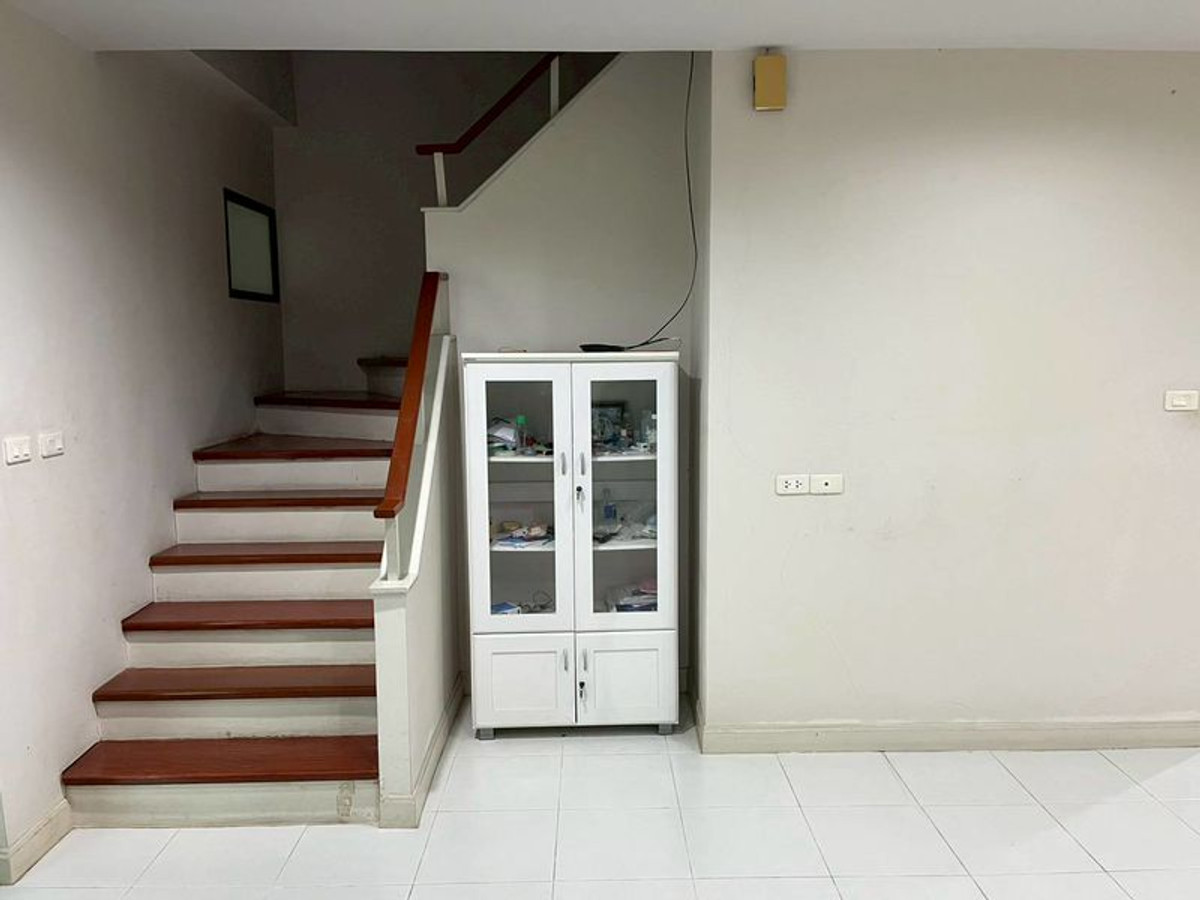 For SaleTownhomePathum Thani,Rangsit, Thammasat : 2-story townhome for sale, corner unit, I-Design, Lam Luk Ka, Khlong 3, area 42.6 sq m, 3 bedrooms, 4 parking spaces, near BTS Khu Khot, Lam Luk Ka, Pathum Thani.