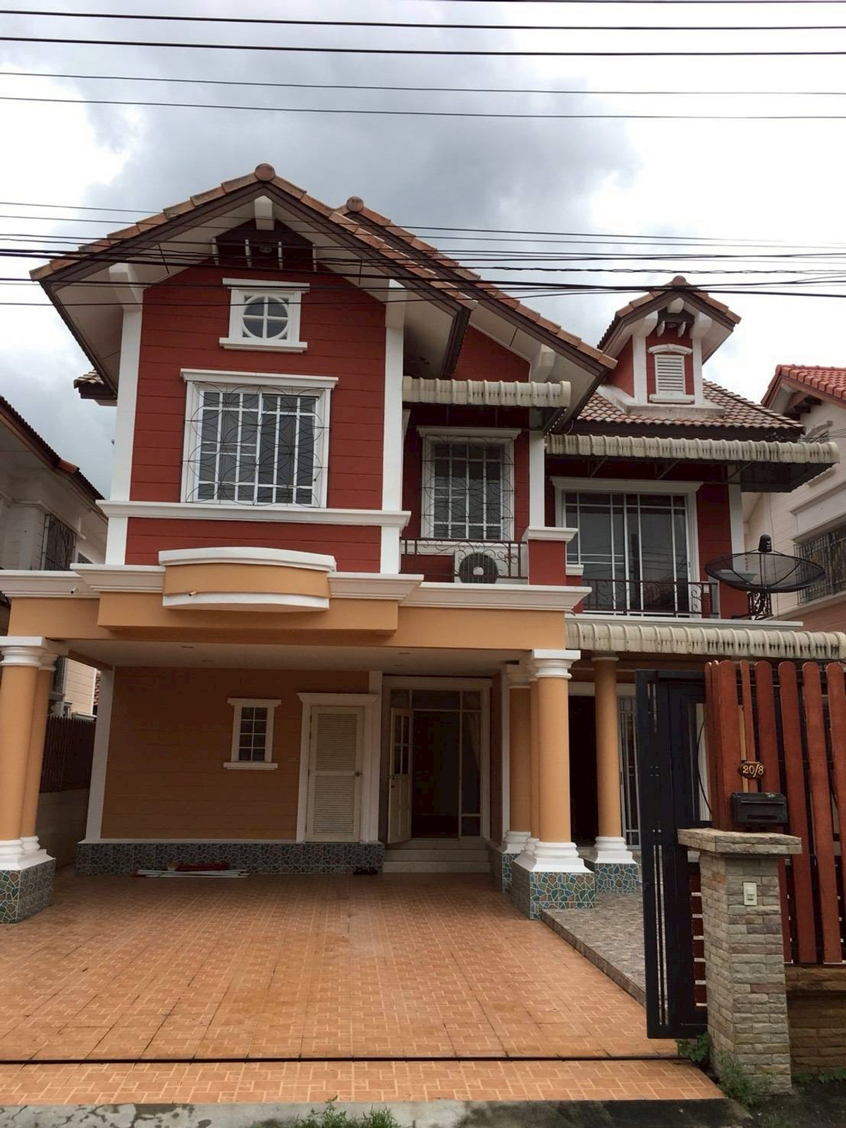 For SaleHousePattaya, Bangsaen, Chonburi : 2-story detached house for sale, Park Avenue Project, Nong Pla Lai Subdistrict. Bang Lamung District Chonburi Province, price 4,900,000 baht