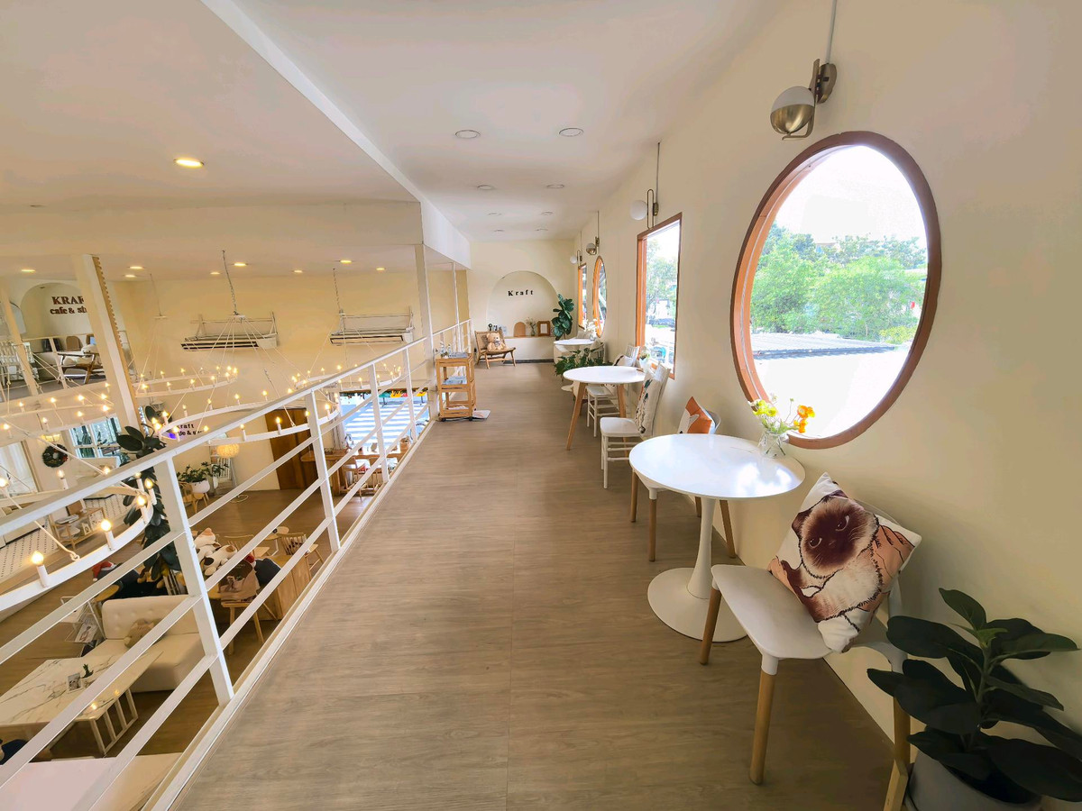 For RentRetail SpacePinklao, Charansanitwong : ✨ Shop space / cafe / restaurant / studio for rent 📐 230 sq m. | 2 floors, near Thonburi Fresh Market.