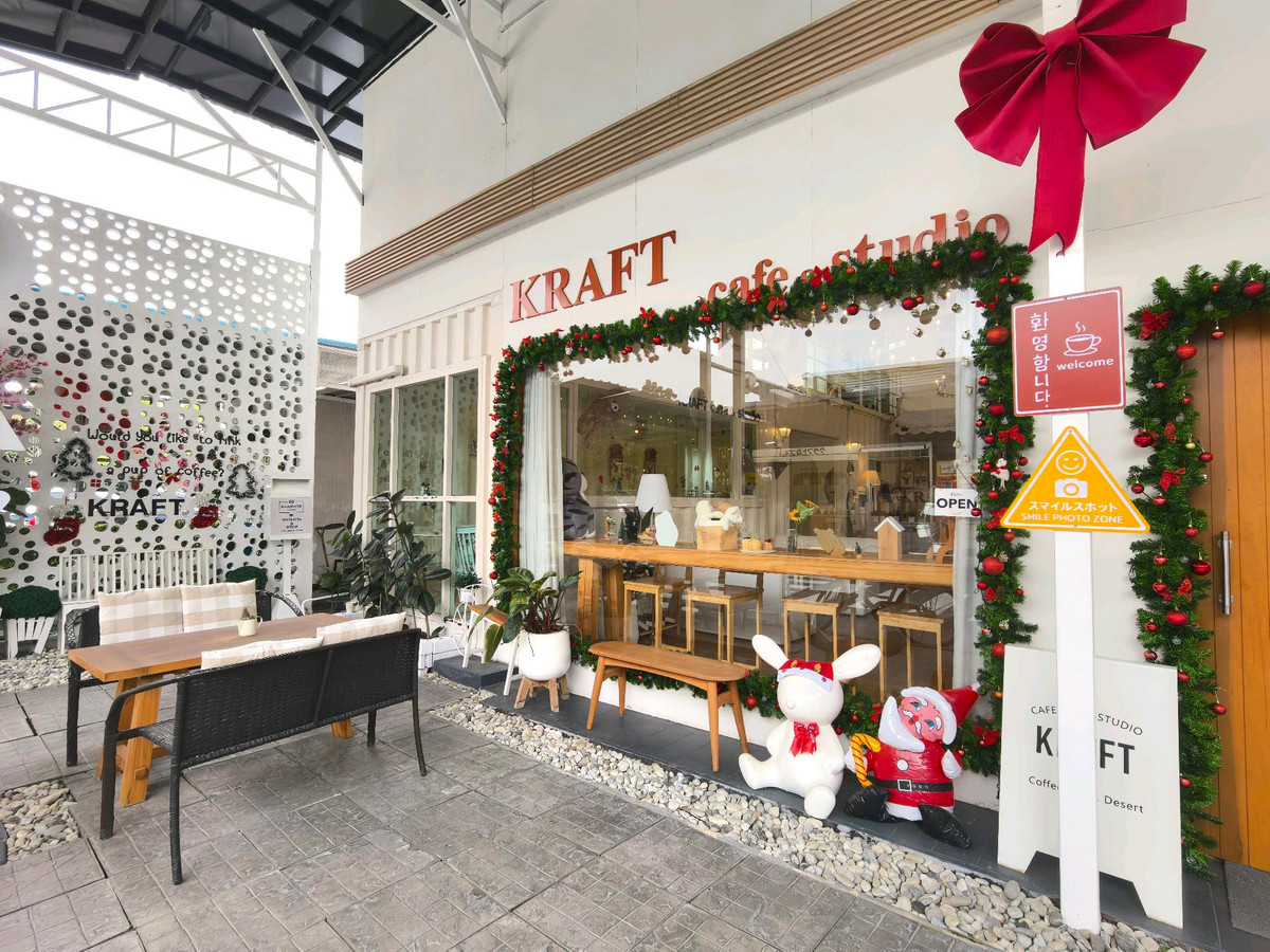 For RentRetail SpacePinklao, Charansanitwong : ✨ Shop space / cafe / restaurant / studio for rent 📐 230 sq m. | 2 floors, near Thonburi Fresh Market.