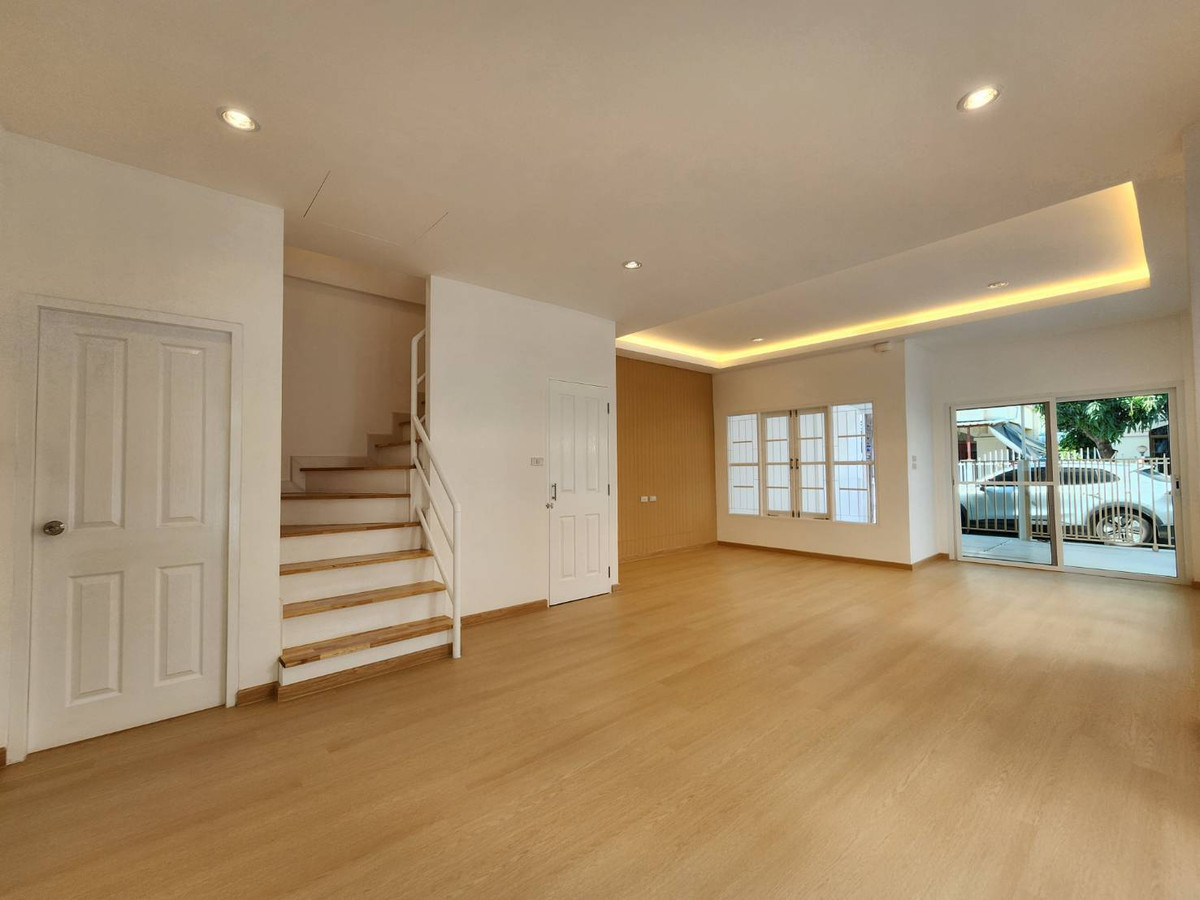 ขายนนทบุรี บางใหญ่ บางบัวทอง : 95742 - ขายบ้านแฝด ม.ศุธาวัลย์ ติดถนนใหญ่ ตรงข้ามวัดสวนแก้ว อ.บางใหญ่ จ.นนทบุรี