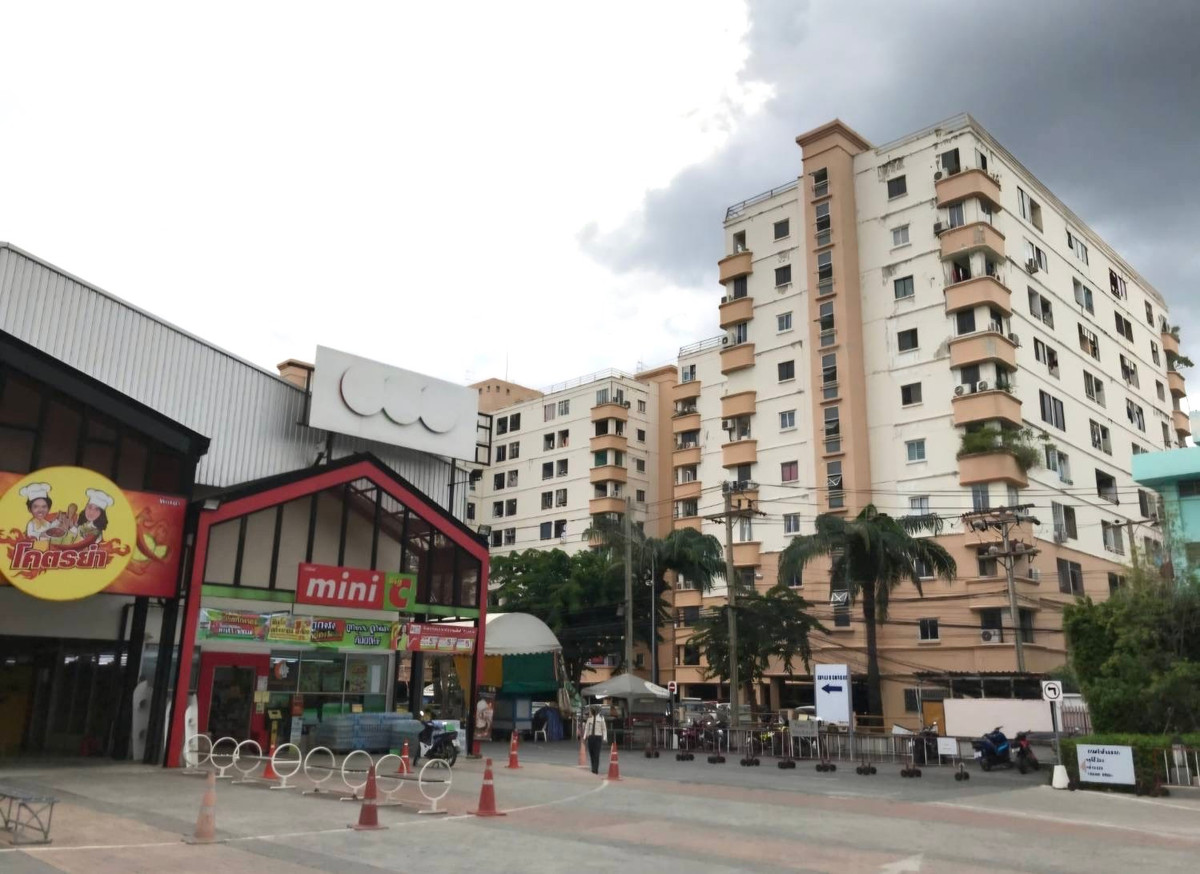 For RentCondoLadprao101, Happy Land, The Mall Bang Kapi : Condo for rent near The Mall Bangkapi, Bang Kapi BTS Station.