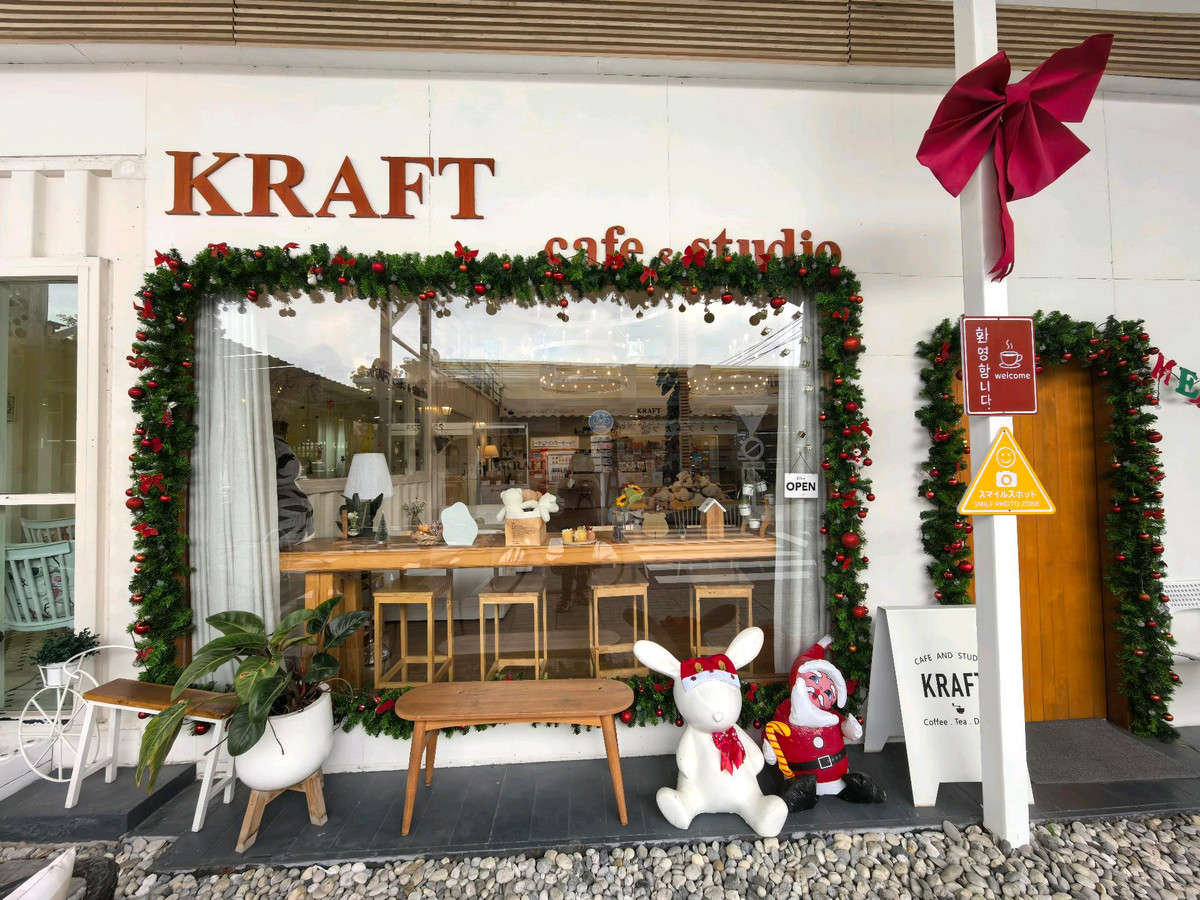 For RentRetail SpacePinklao, Charansanitwong : ✨ Shop space / cafe / restaurant / studio for rent 📐 230 sq m. | 2 floors, near Thonburi Fresh Market.