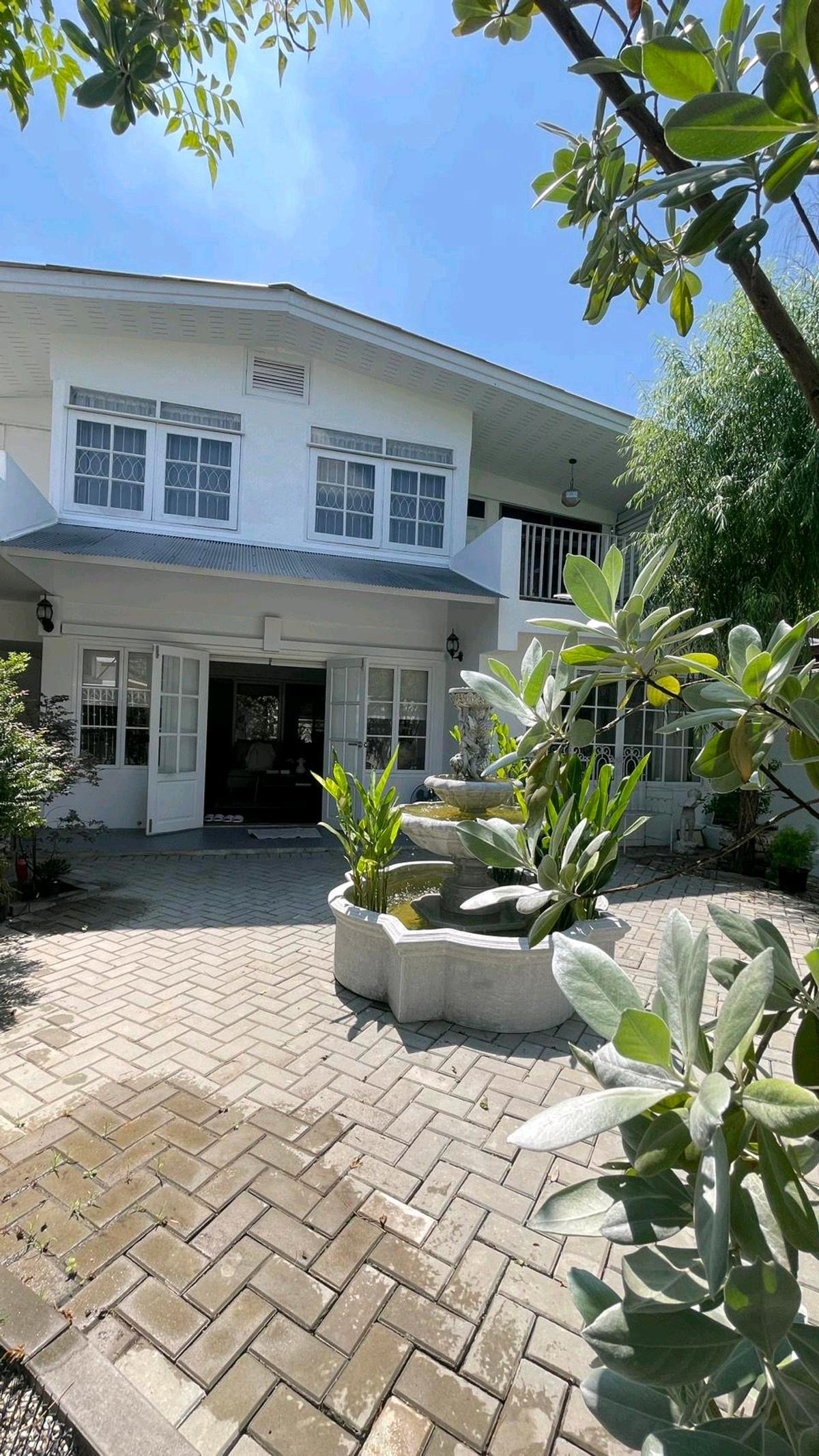 ขายบ้านพระราม 9 เพชรบุรีตัดใหม่ RCA : บ้านเดี่ยวสไตล์ Vintage พระราม9 ซอย 45 รีโนเวทใหม่ สวยงามพร้อมอยู่ ทำเลดีมาก ใกล้ห้าง เดินทางสะดวก