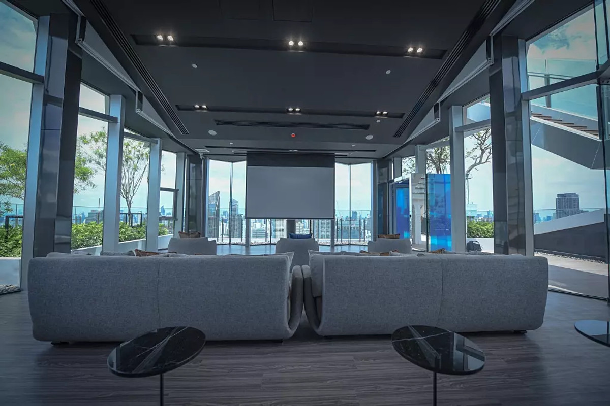 ขายคอนโดพระราม 9 เพชรบุรีตัดใหม่ RCA : ✨ For Sale: Life Asoke - Rama 9 Condo ✨  💰 Only 5,500,000 THB