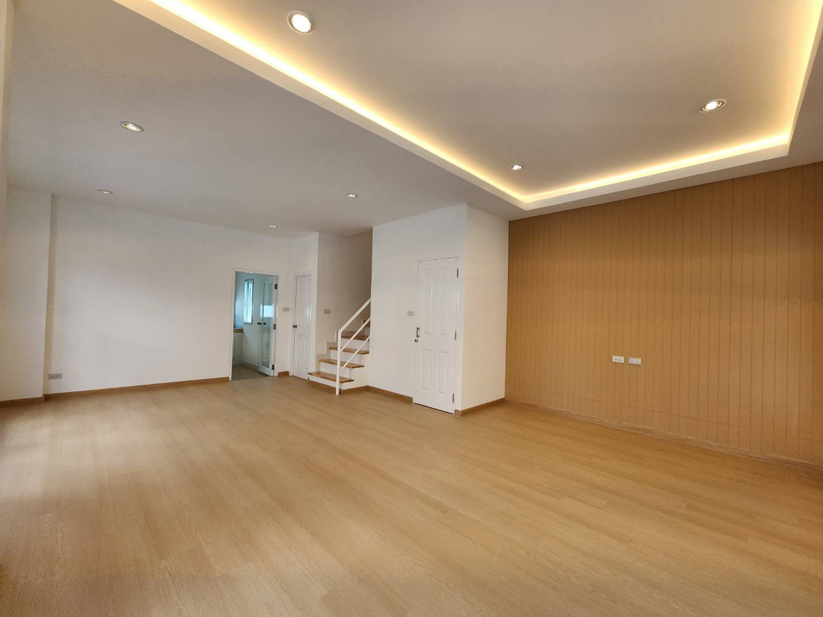 ขายนนทบุรี บางใหญ่ บางบัวทอง : 95742 - ขายบ้านแฝด ม.ศุธาวัลย์ ติดถนนใหญ่ ตรงข้ามวัดสวนแก้ว อ.บางใหญ่ จ.นนทบุรี