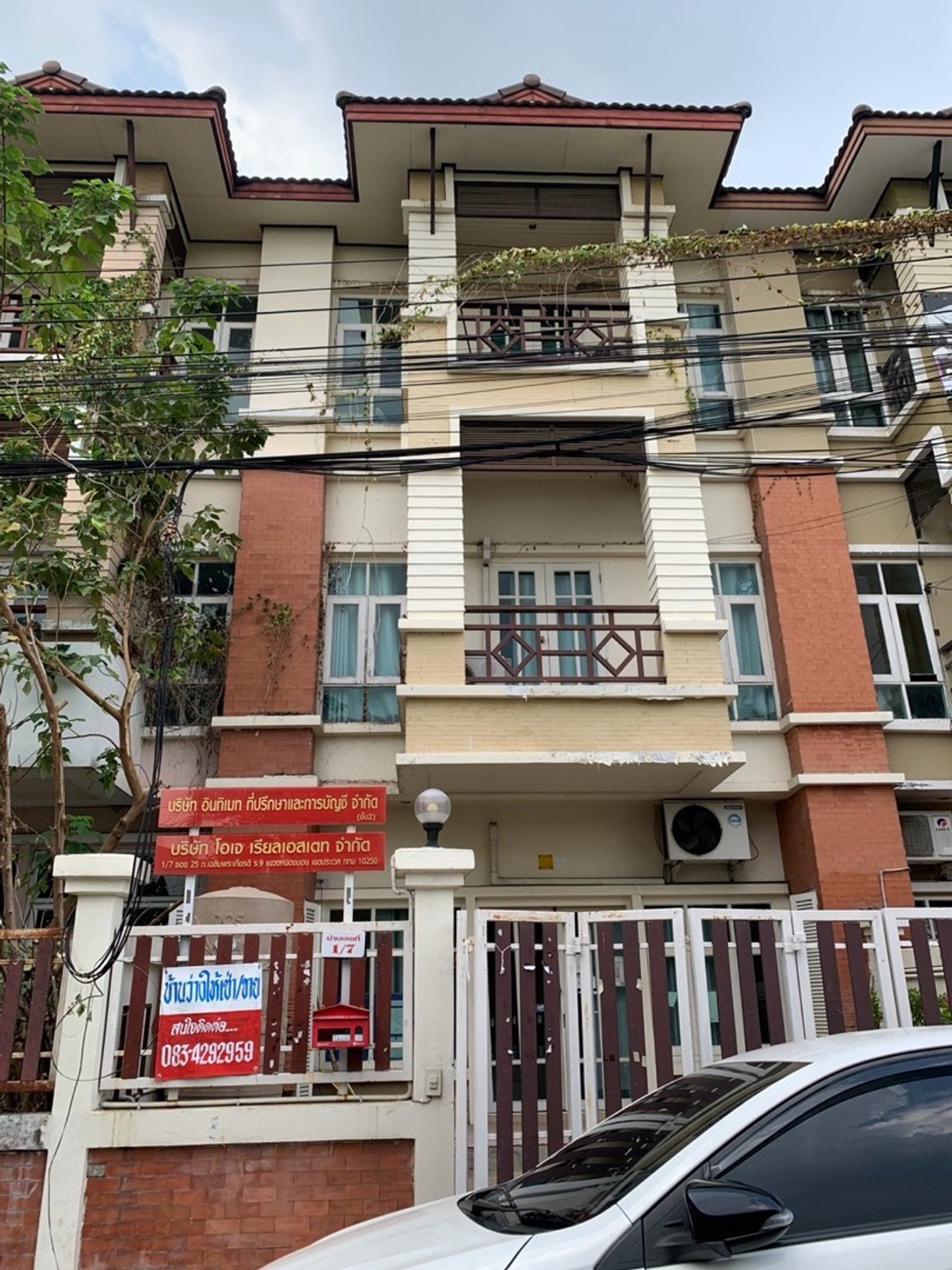 For RentTownhomeLadkrabang, Suwannaphum Airport : Townhome for rent, 3 floors, 22,500 baht/month, Soi Chaloem Phrakiat Soi 9, Soi 25.