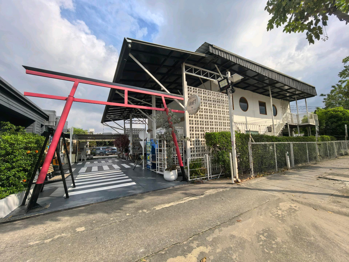 For RentRetail SpacePinklao, Charansanitwong : ✨ Shop space / cafe / restaurant / studio for rent 📐 230 sq m. | 2 floors, near Thonburi Fresh Market.