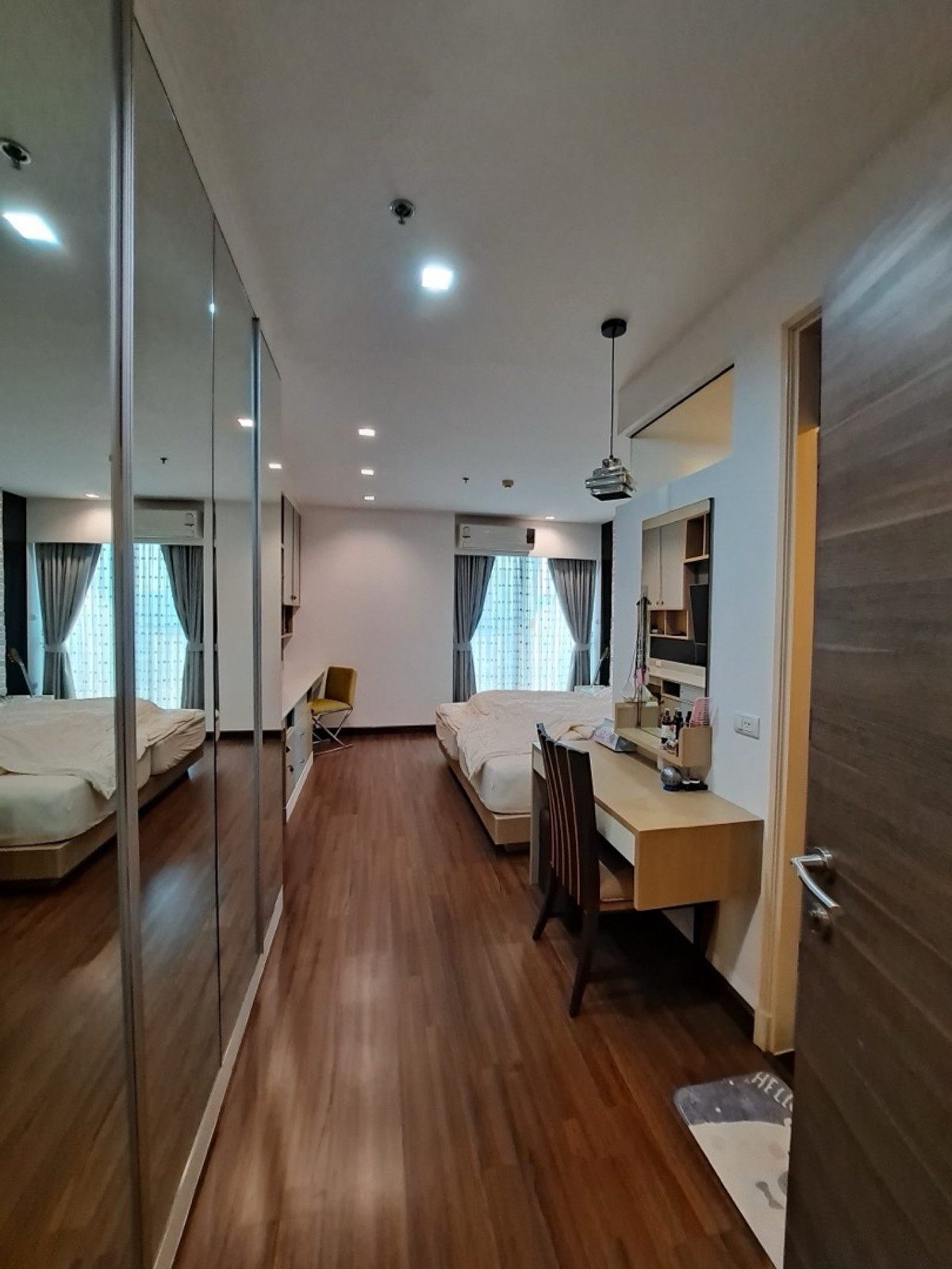 For RentCondoRama3 (Riverside),Satupadit : For rent, Condo Supalai Prima Riva, south side, Chao Phraya River view, 3 bedrooms, 3 Bedrooms / 5 Bathroom.