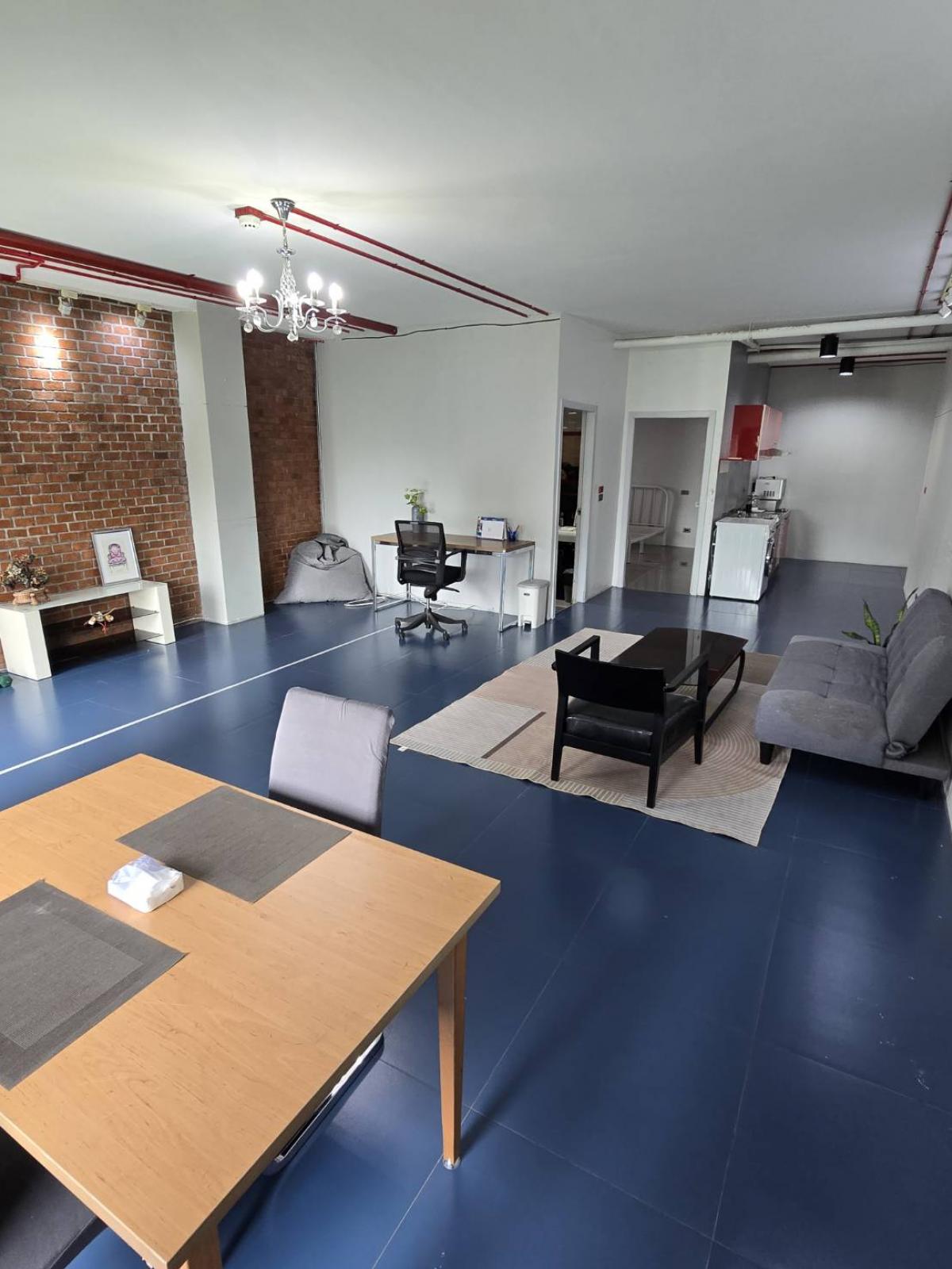 ขายอาคารพาณิชย์สุขุมวิท อโศก ทองหล่อ : 28/02/2026, ลงทุนใจกลางเอกมัย อาคารสำนักงานสุดหรู 2200 ตรม. 
พร้อมห้องพัก 11 ห้อง ราคาเพียง 145 ล้านเท่านั้น!